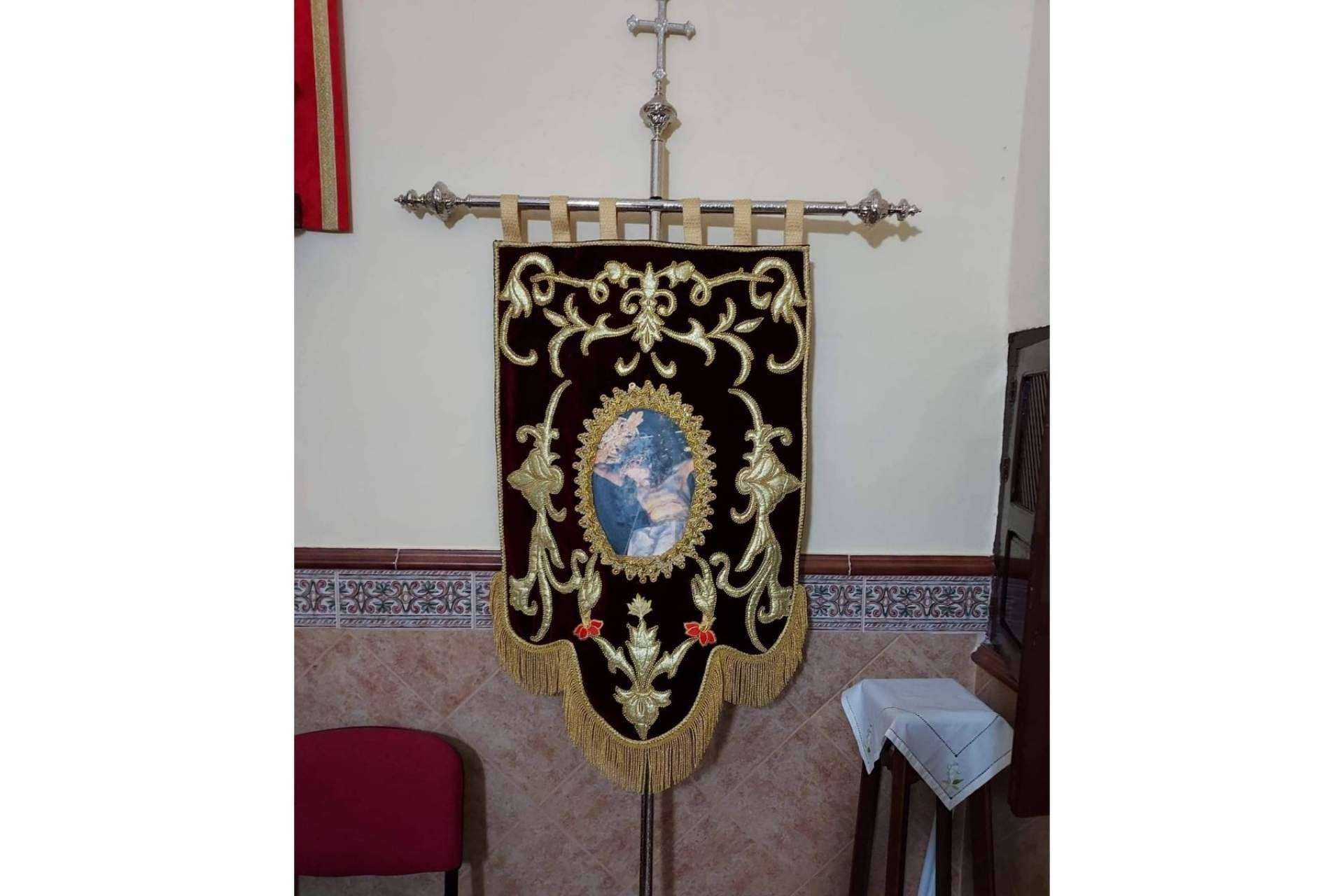 La distribución al por mayor de artículos religiosos para cofradías, parroquias y conventos de Amén Promosant