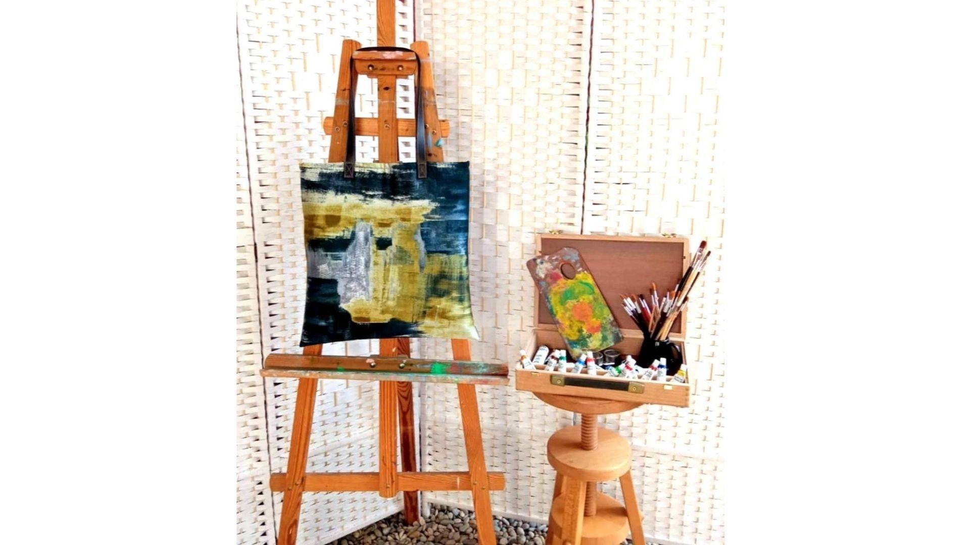 Inirt Atelier crea diseños exclusivos y elegantes de tote bags para complementar cualquier look