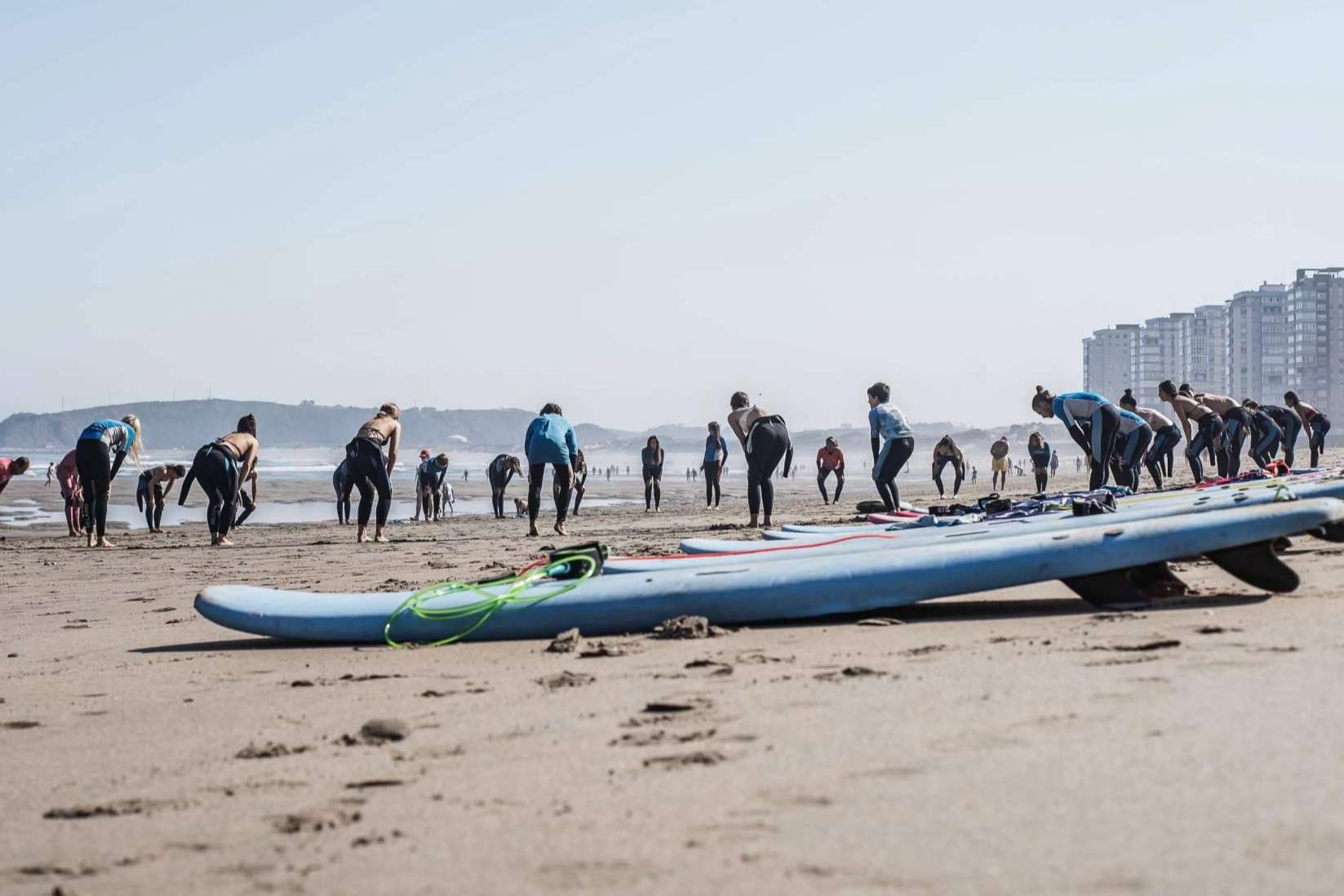 Las actividades que ofrece Family Surfers - Las Dunas, el surfcamp ubicado en Salinas