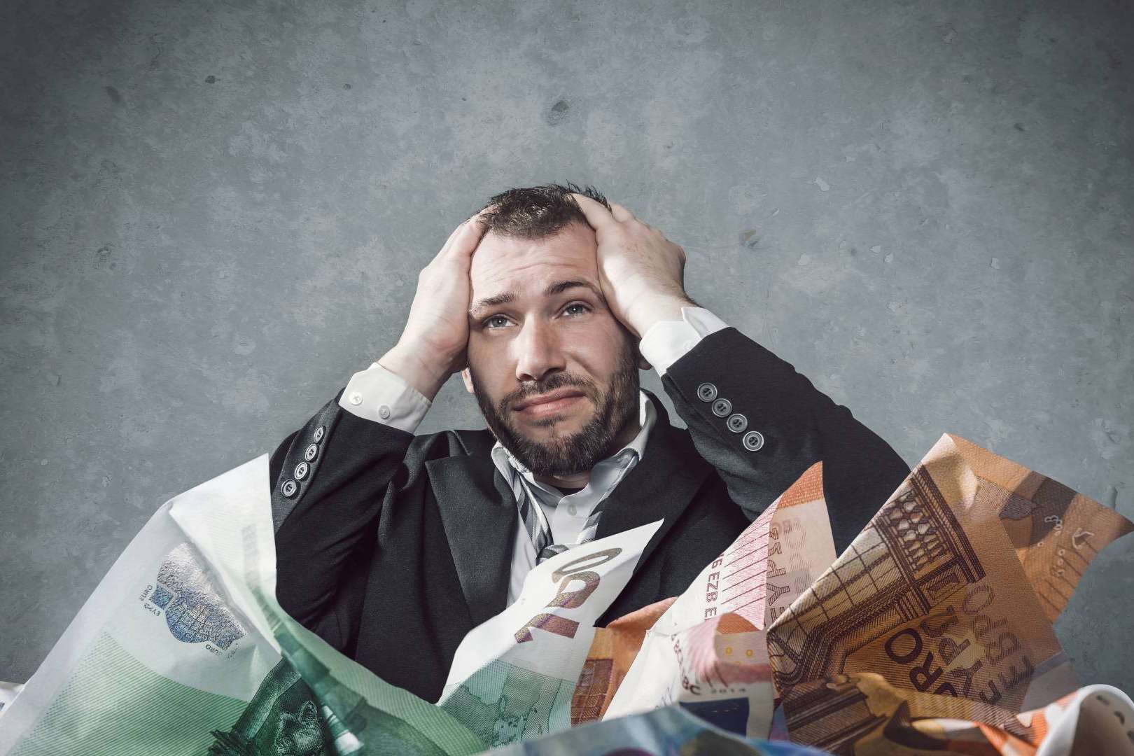 La usura de los créditos o tarjetas revolving y de los micropréstamos, según iMorosity