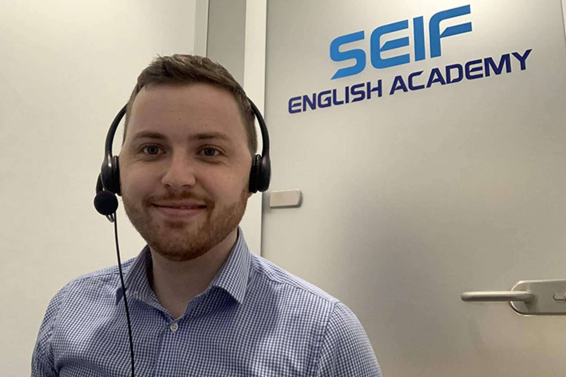La academia Seif English Online ofrece clases online por videoconferencia en directo