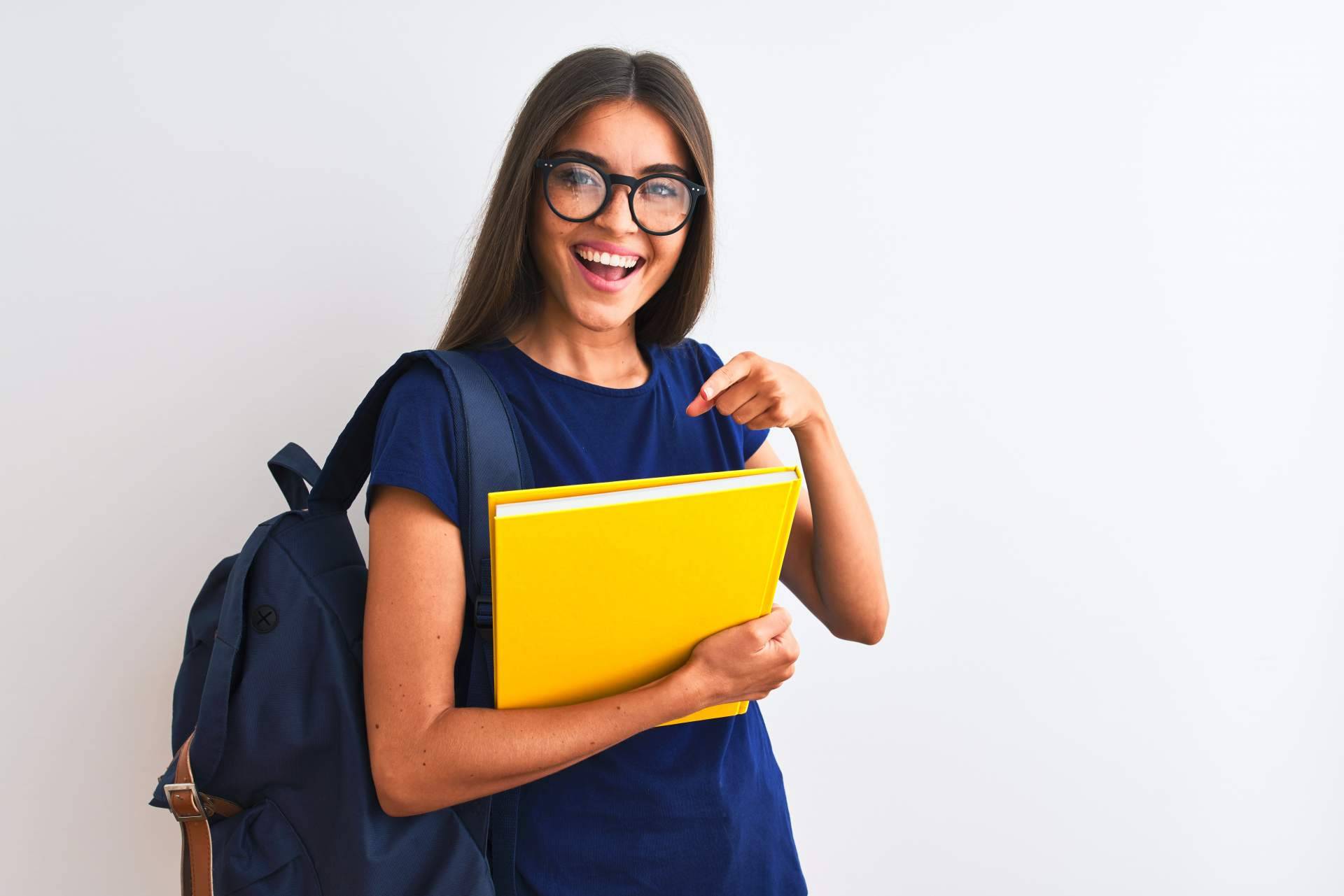 Trabajo Fin de Grado, poner solución en la academia Ayuda Universitaria