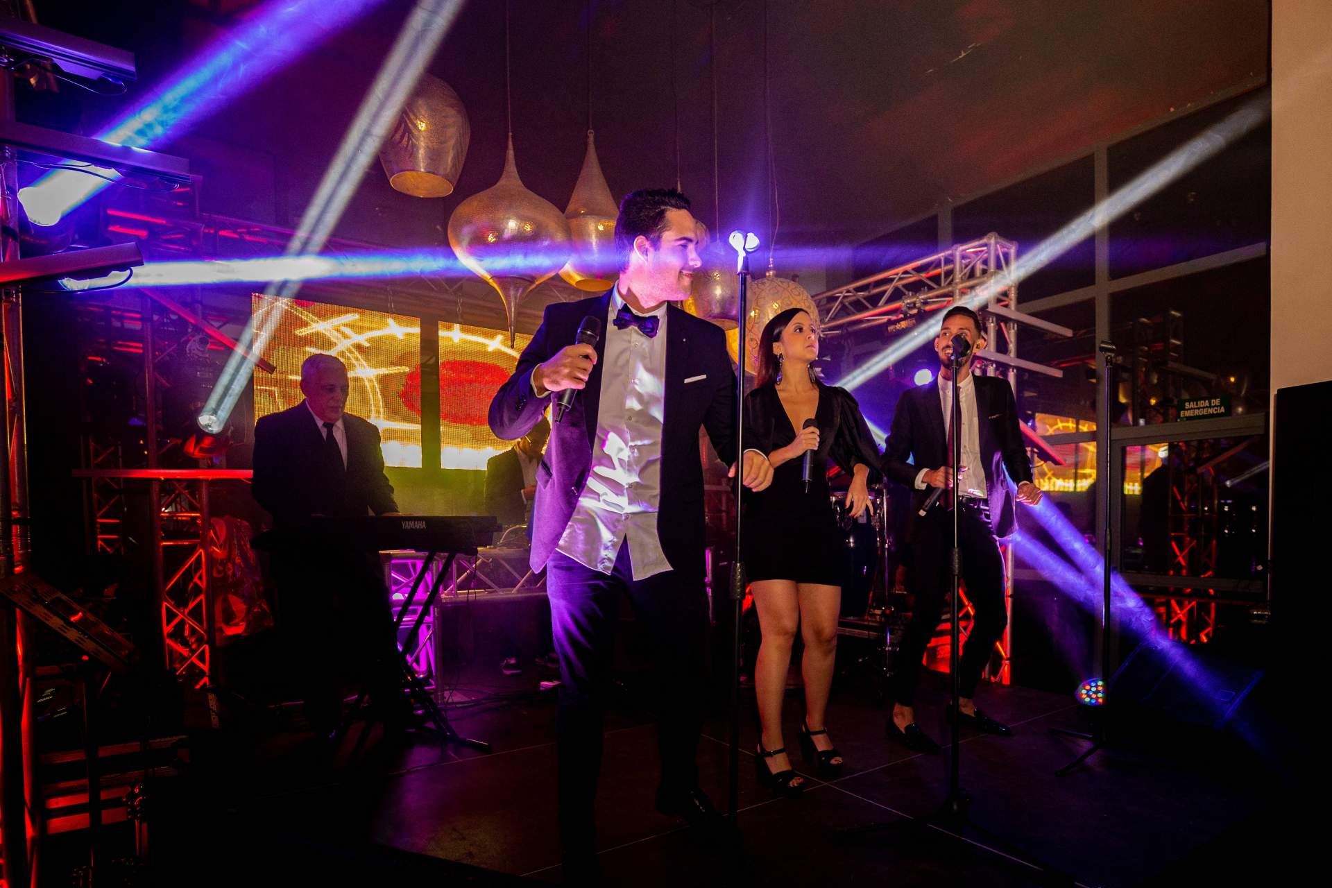 La orquesta musical Odysea para fiestas de pueblo alrededor de España