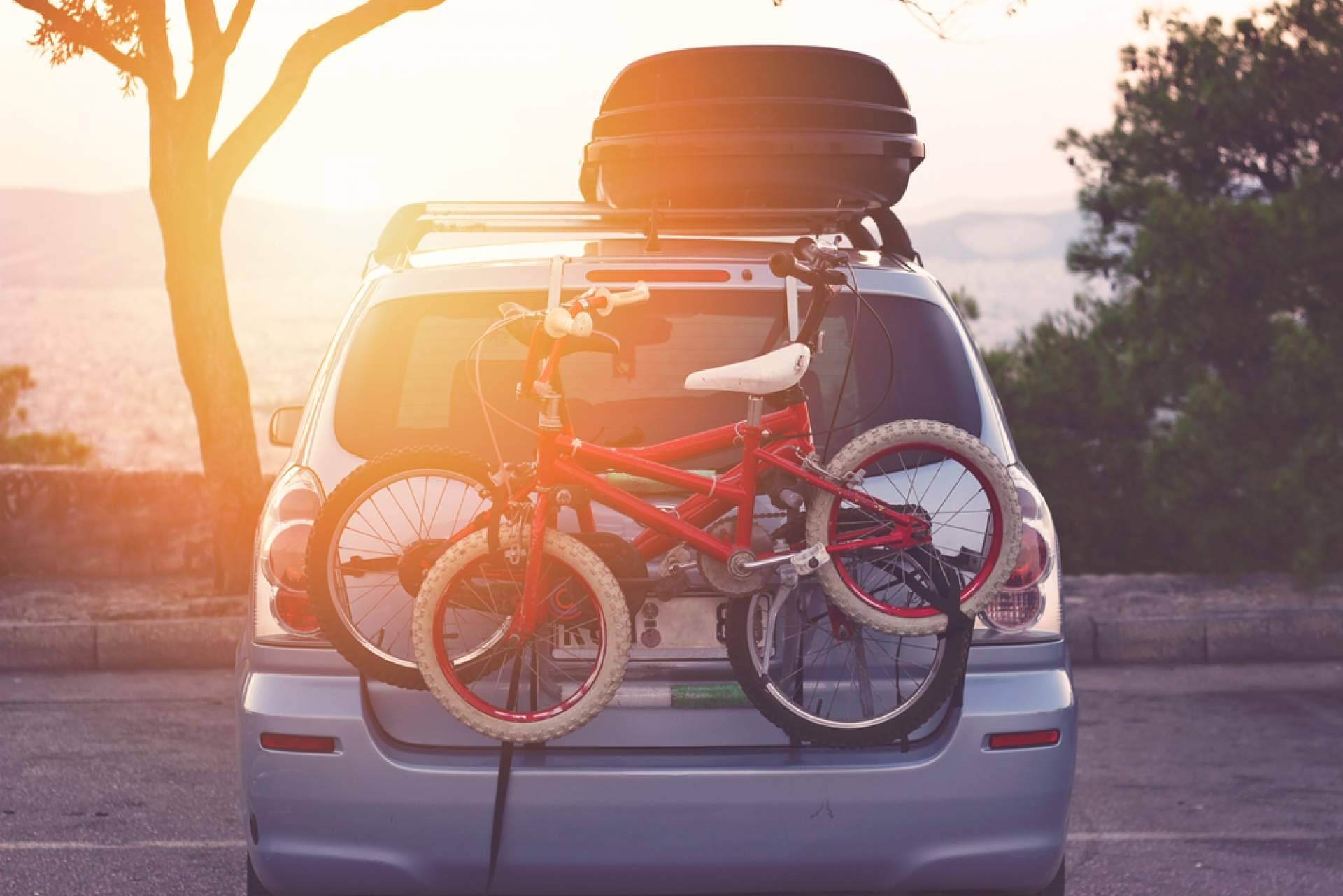 Menabo y sus barras de techo para coches permiten viajar con todo el equipaje necesario