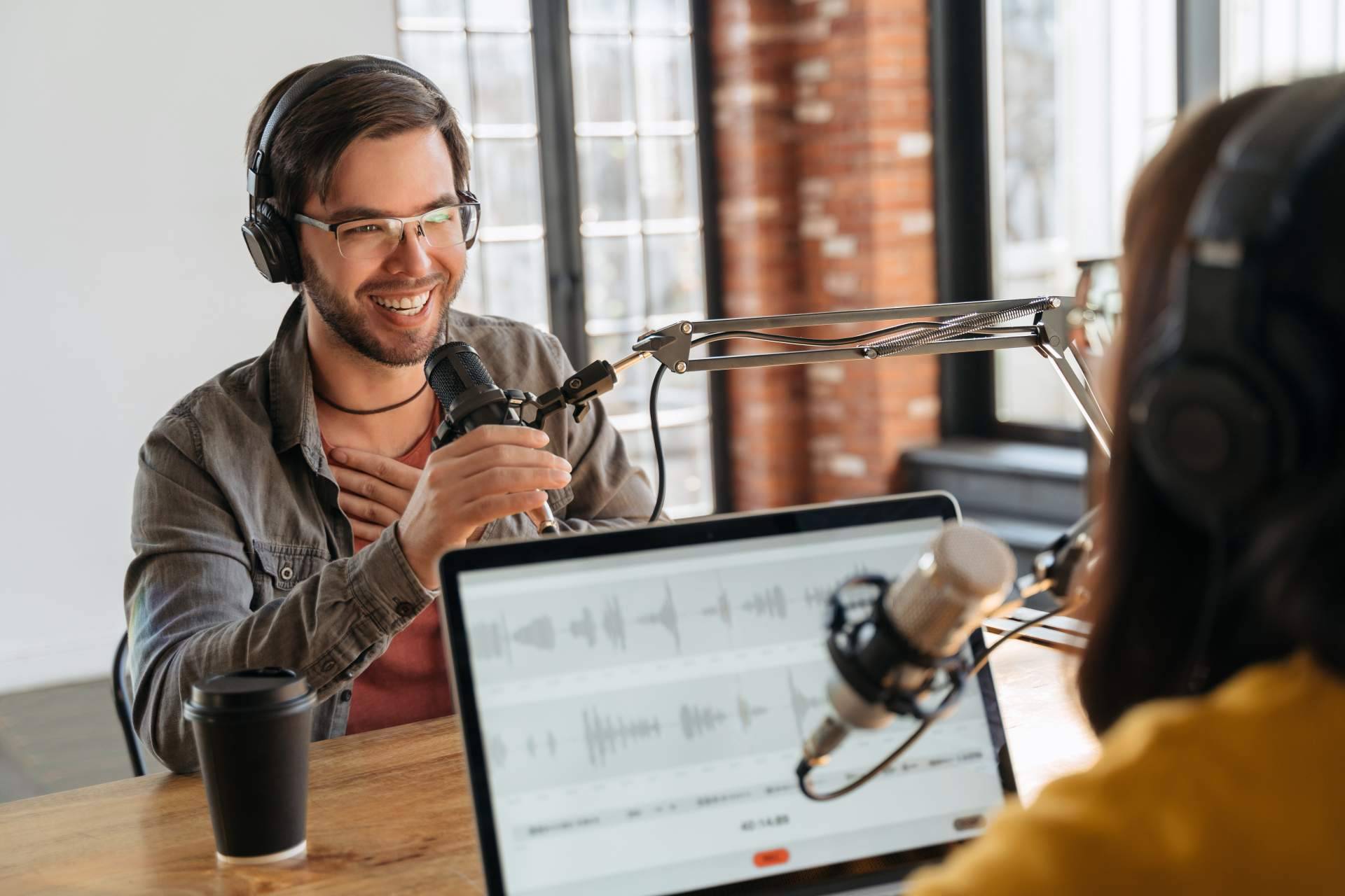 Crear un podcast de empresa es posible de la mano de Cursos Podcast