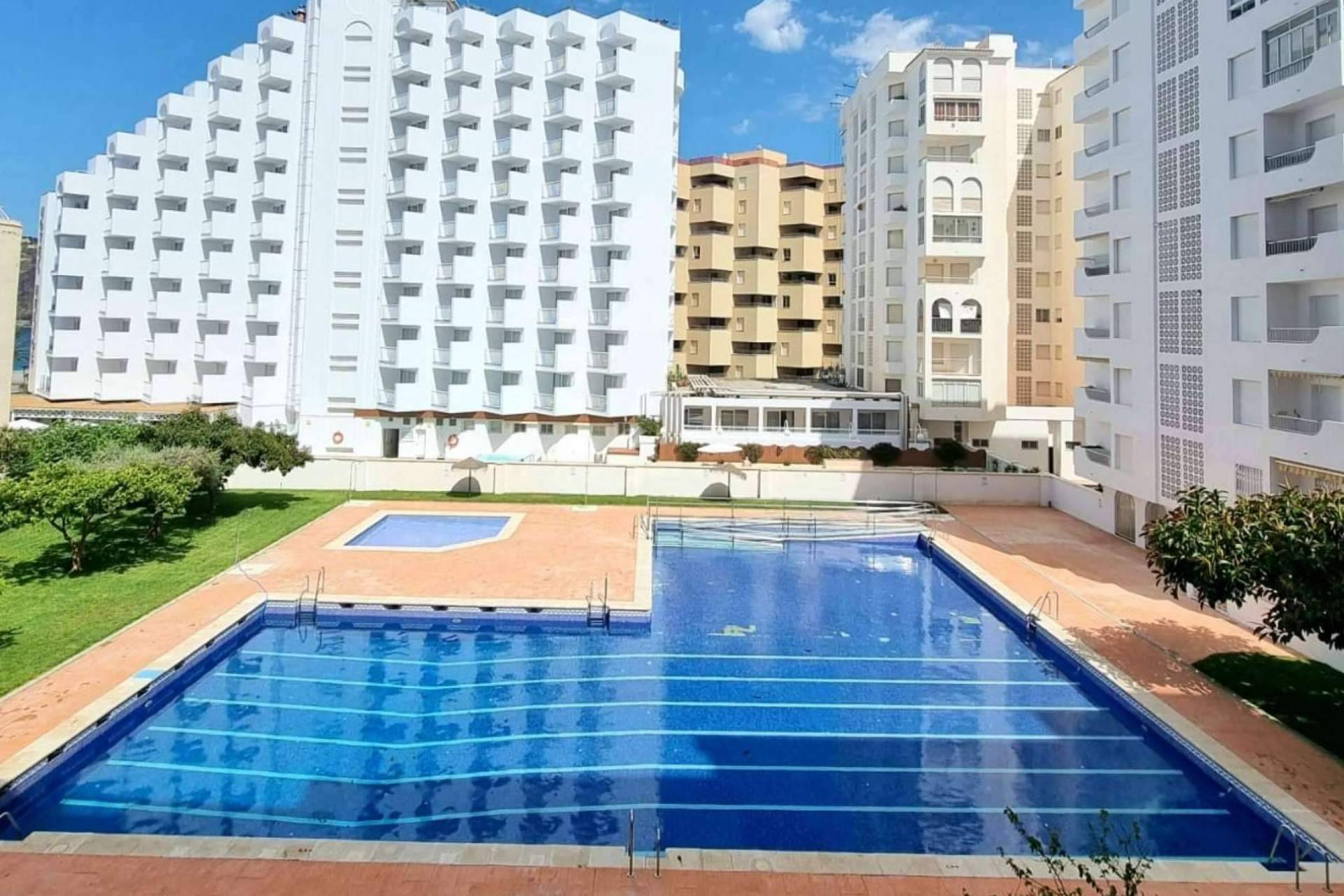 Casa Bonanza y sus apartamentos en el edificio Mar de Plata con vistas laterales al mar y a la montaña