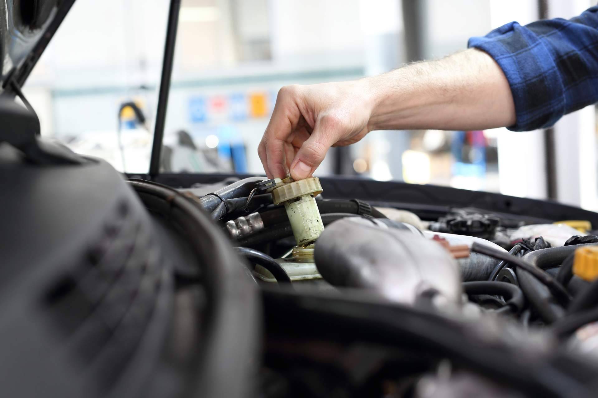 La importancia de realizar una revisión del coche antes de iniciar un viaje en vacaciones
