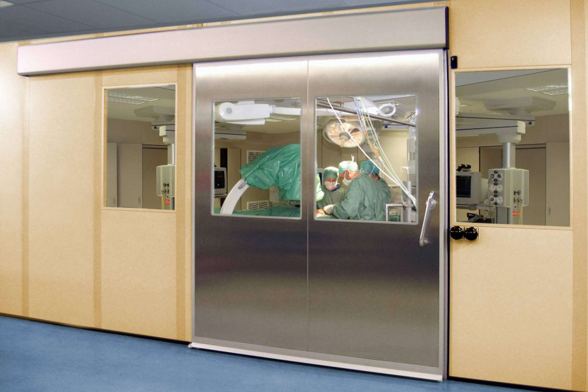 ASSA ABLOY dispone de puertas automáticas, peatonales e industriales en el sector sanitario