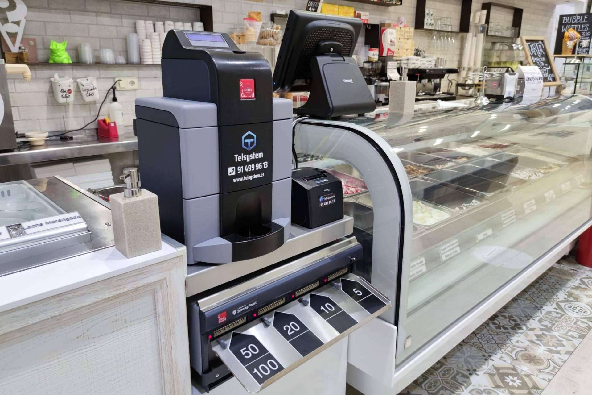 Distribuido por los expertos de Telsystem, el cajero inteligente CashGuard tiene como objetivo facilitar la gestión de efectivo a nivel comercial