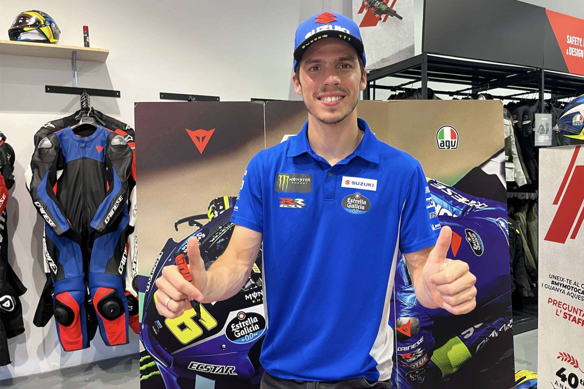 El piloto de MotoGP Joan Mir visita la tienda de Motocard en Montmeló