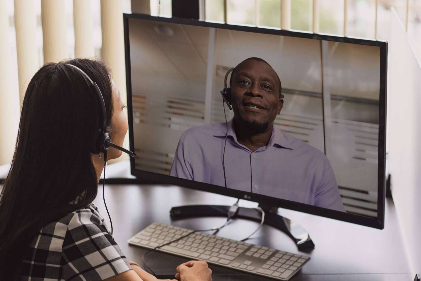 Conexión entre trabajadores y clientes de una empresa con el sistema de smartworking