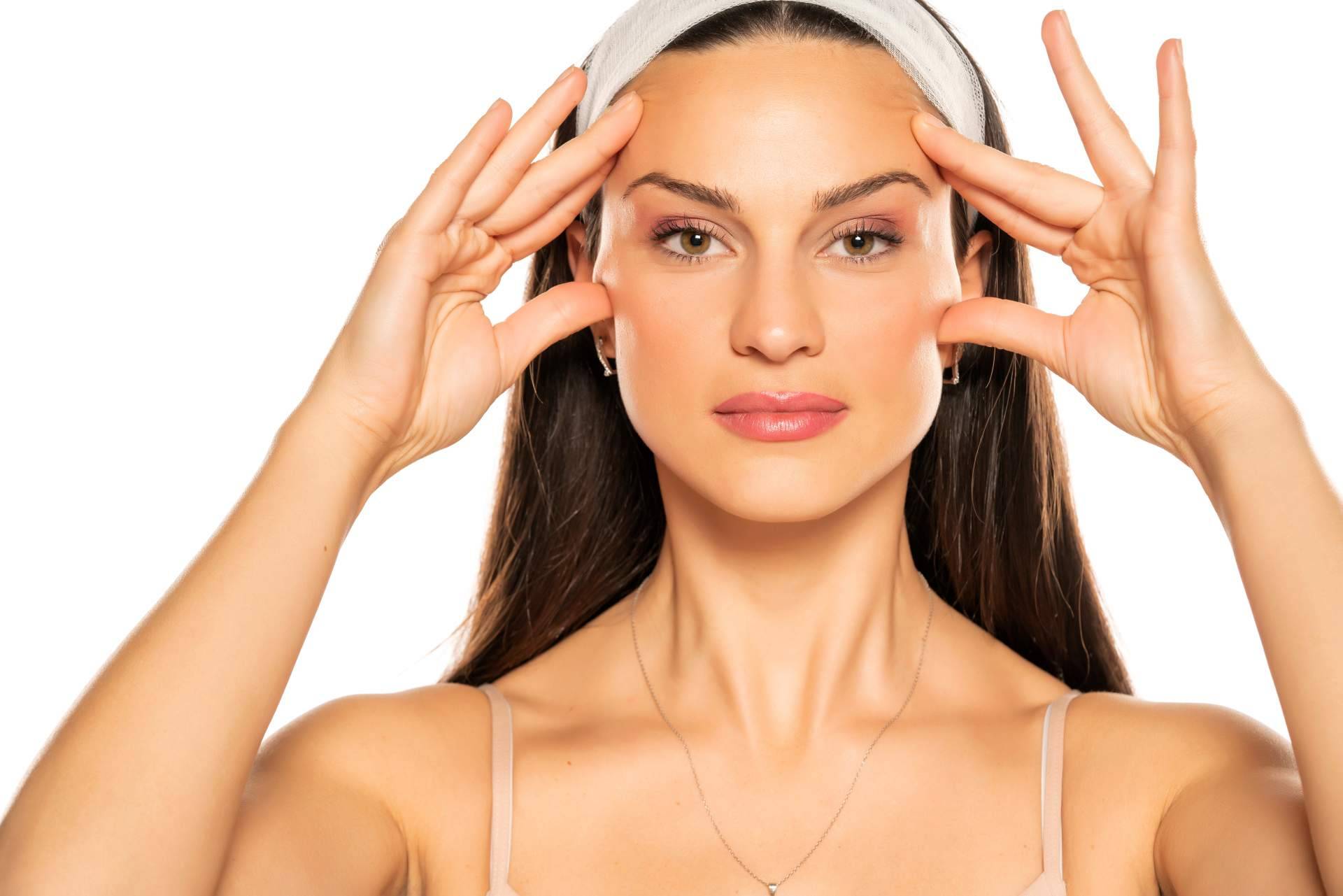 ¿Cuáles son los beneficios de usar la técnica de los hilos tensores para rejuvenecer la apariencia?