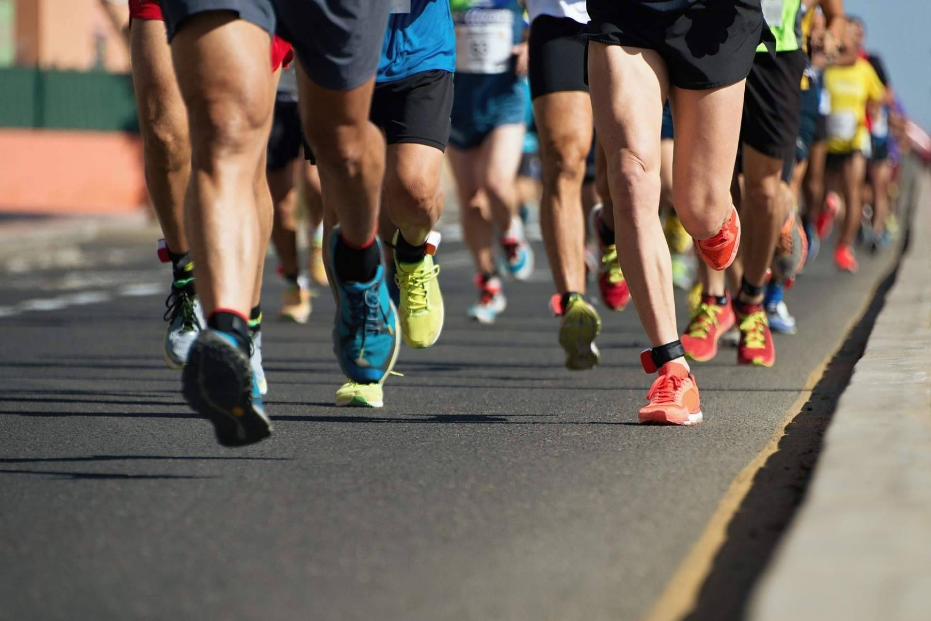 Globerada analiza hasta 500 descuentos para encontrar ofertas en zapatillas de running