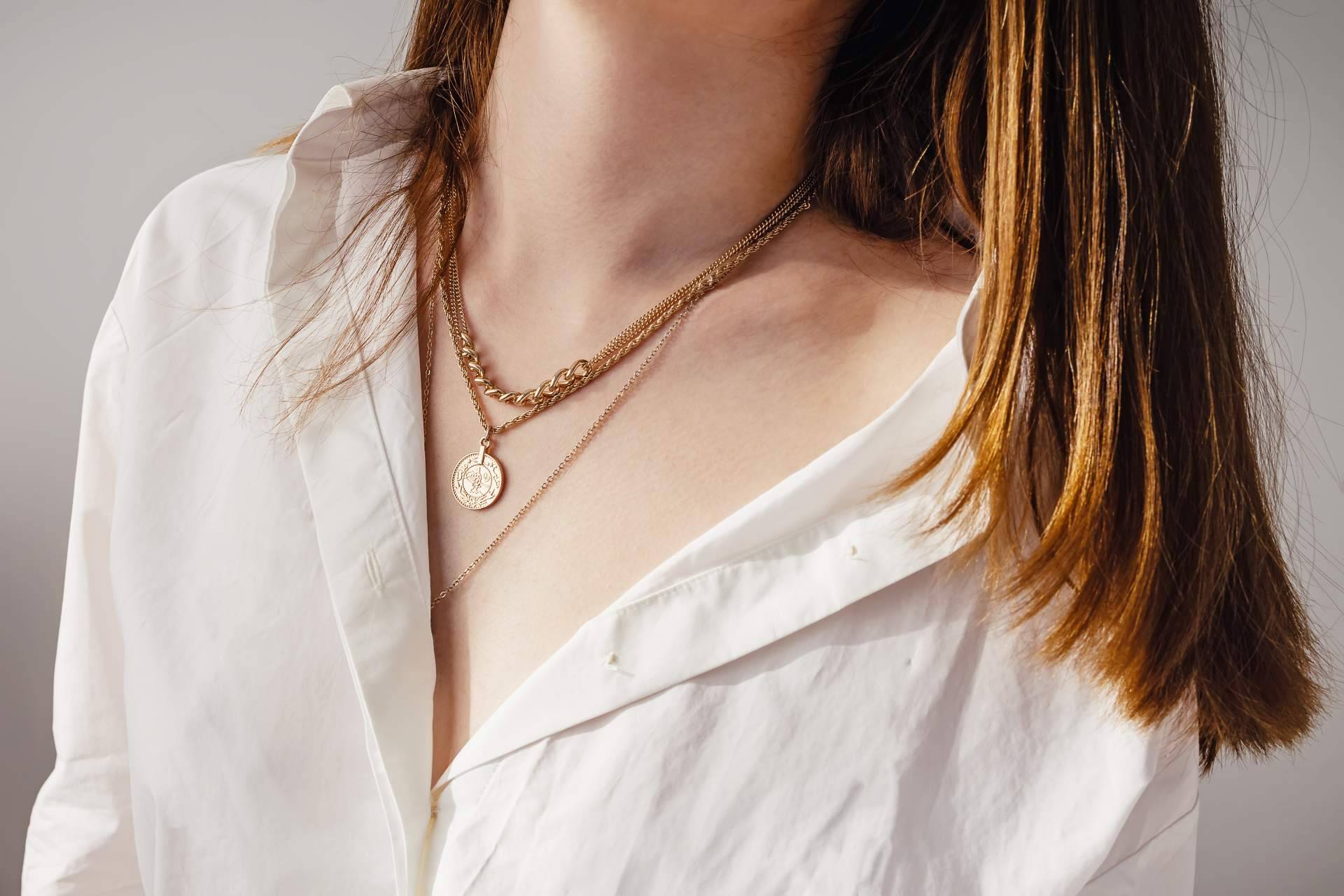 Encontrar cadenas de oro para mujeres y hombres es posible en El Rubí Joyeros