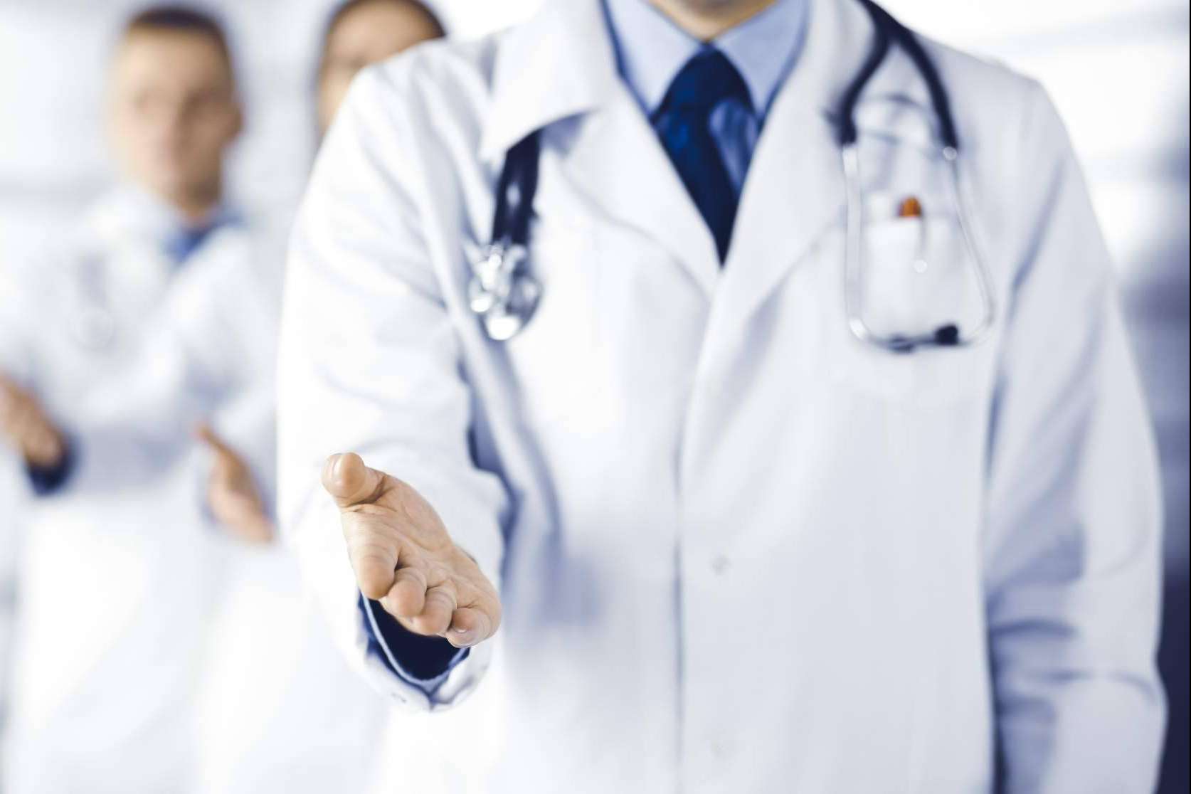 Todos los sanitarios están obligados a disponer de un seguro de responsabilidad civil por la Ley 44/2003