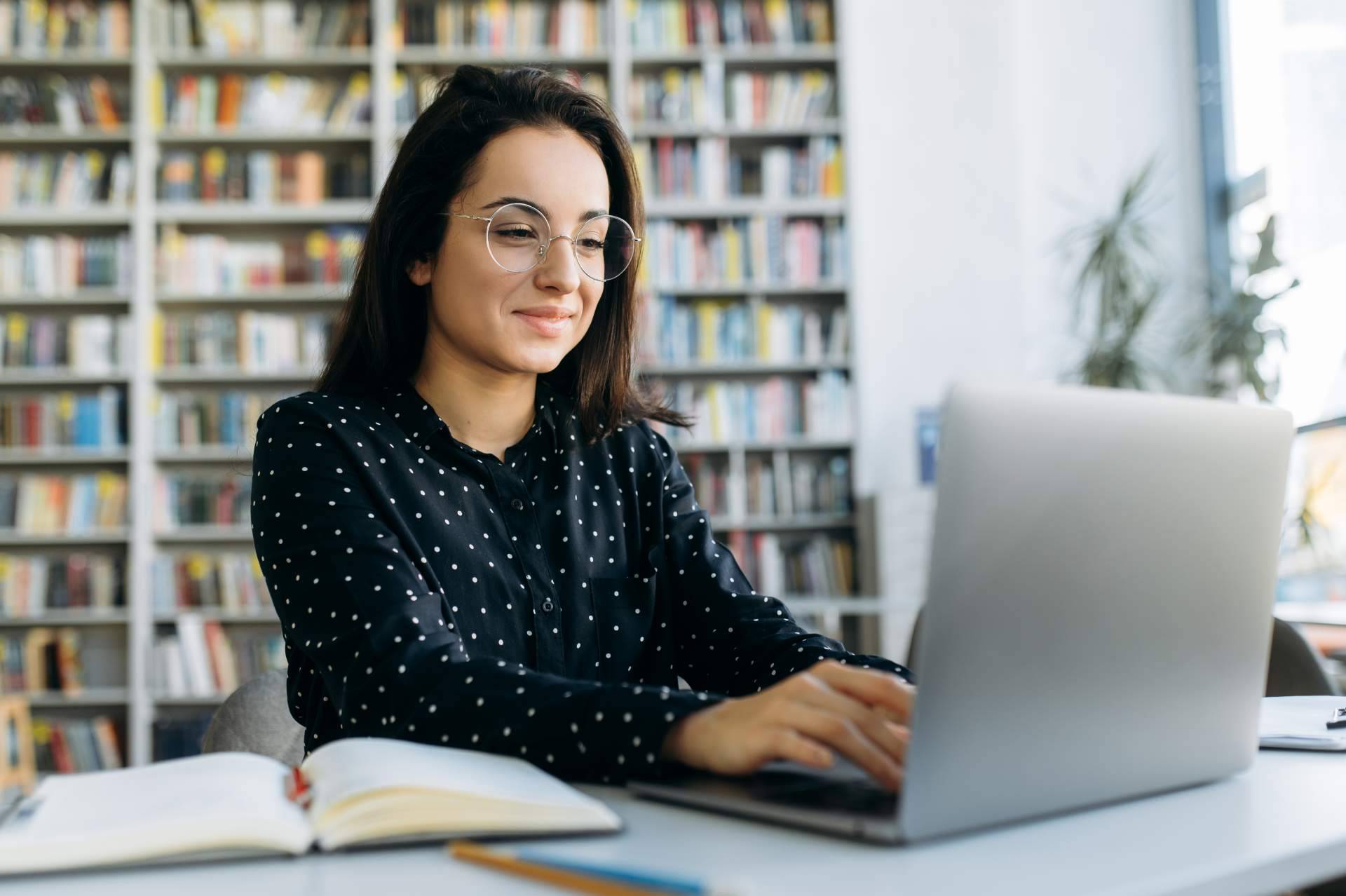 Ayuda Universitaria Cum Laude sobre cómo conseguir éxito académico