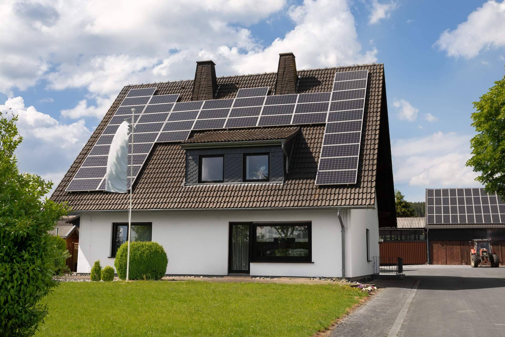 Instalar placas solares en casas unifamiliares de la mano de Sud Renovables