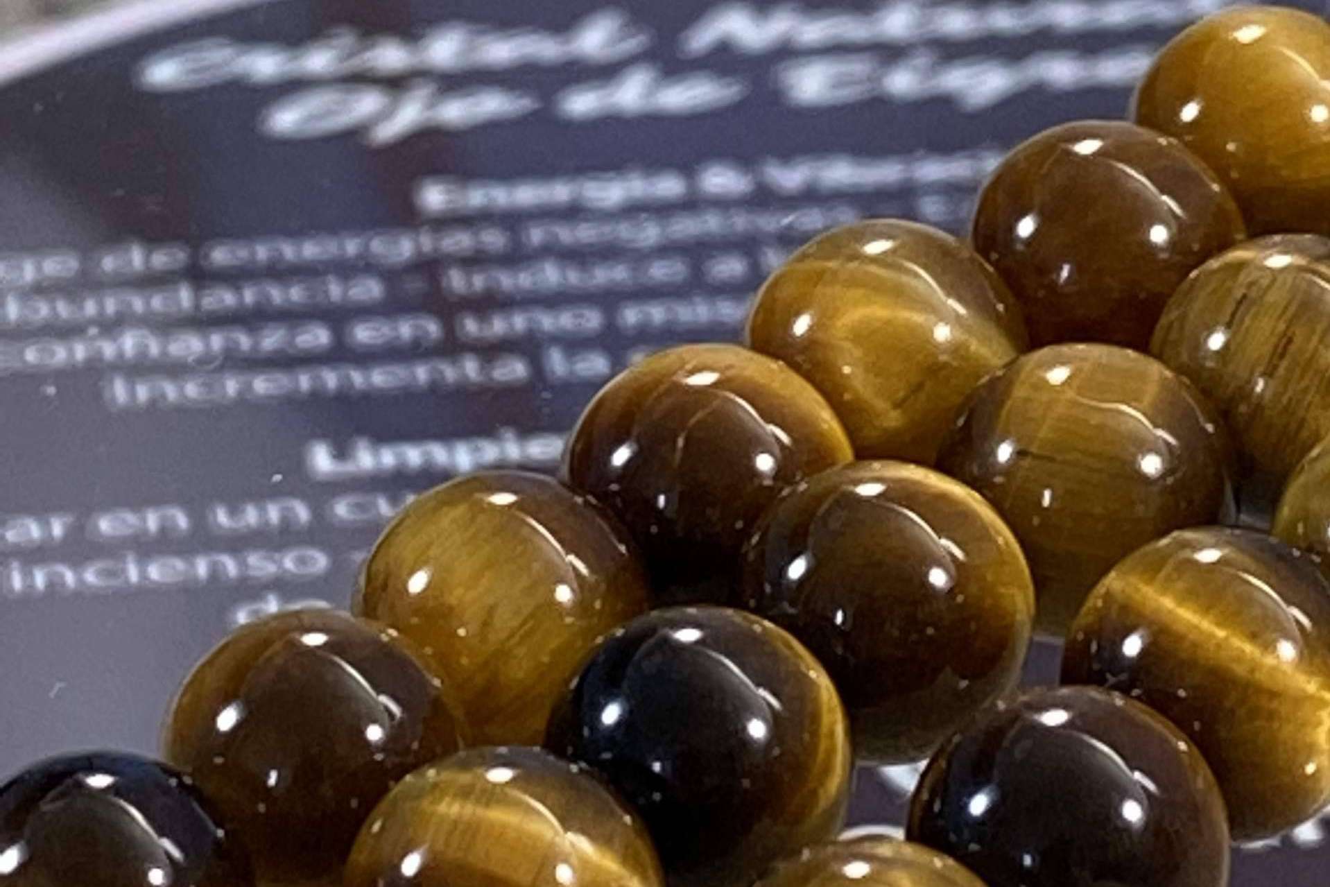 Enernum dispone de enernums hechos de madera de sándalo y piedras naturales