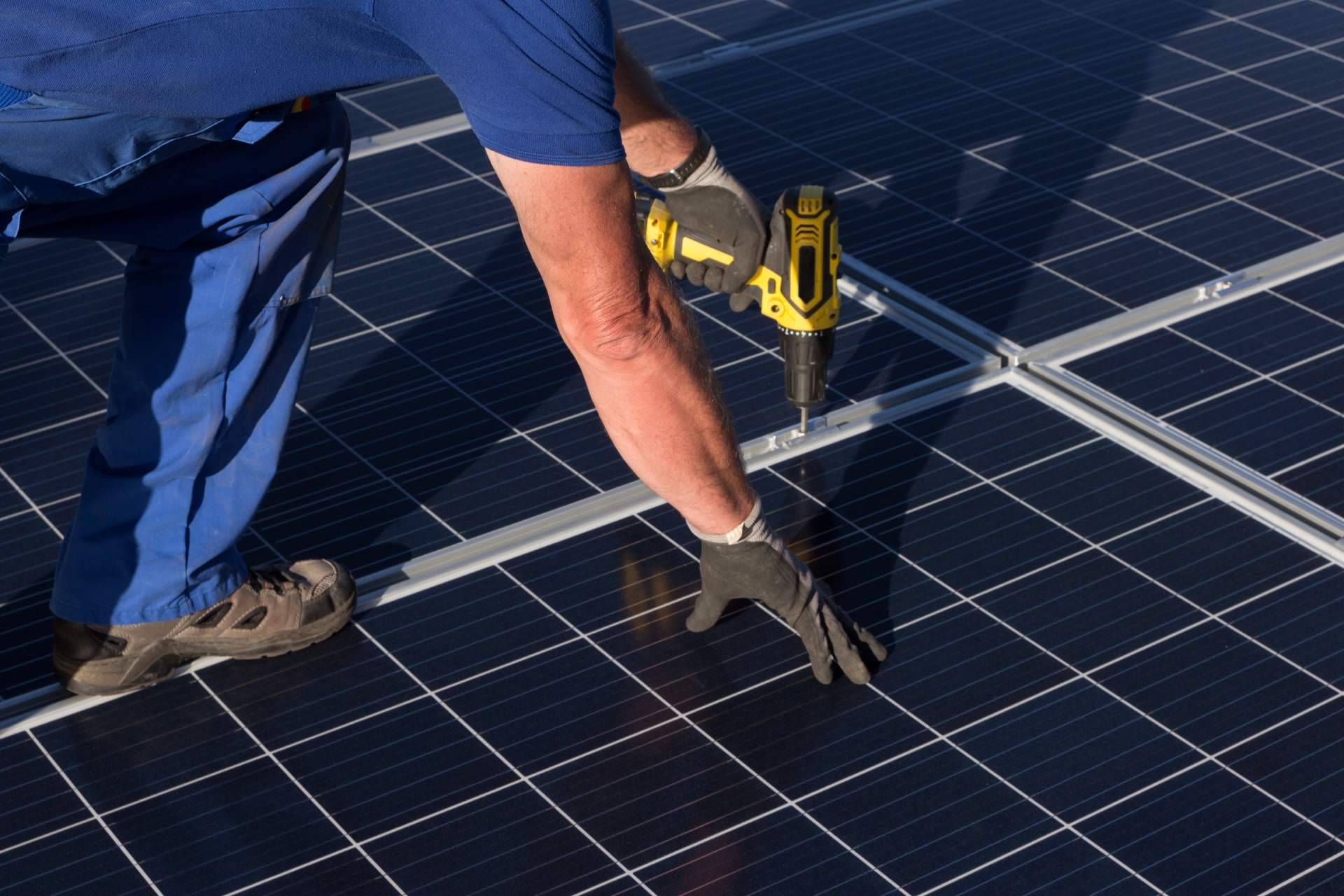 La importancia de las estructuras metálicas para placas solares