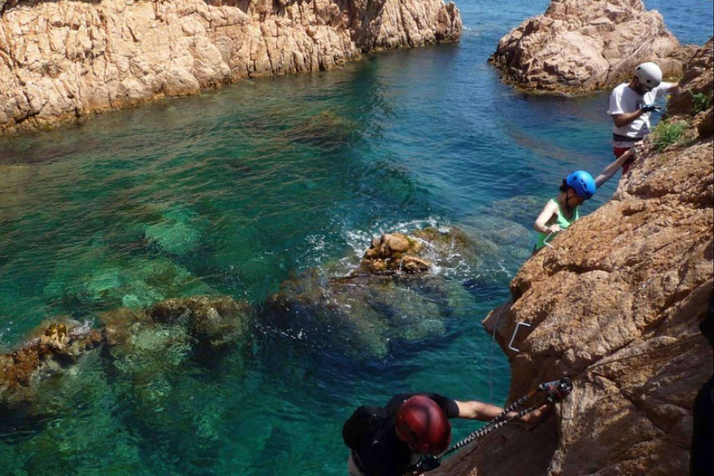 Rutas para practicar vía ferrata en Cataluña, con Guía y Deportes de Aventura