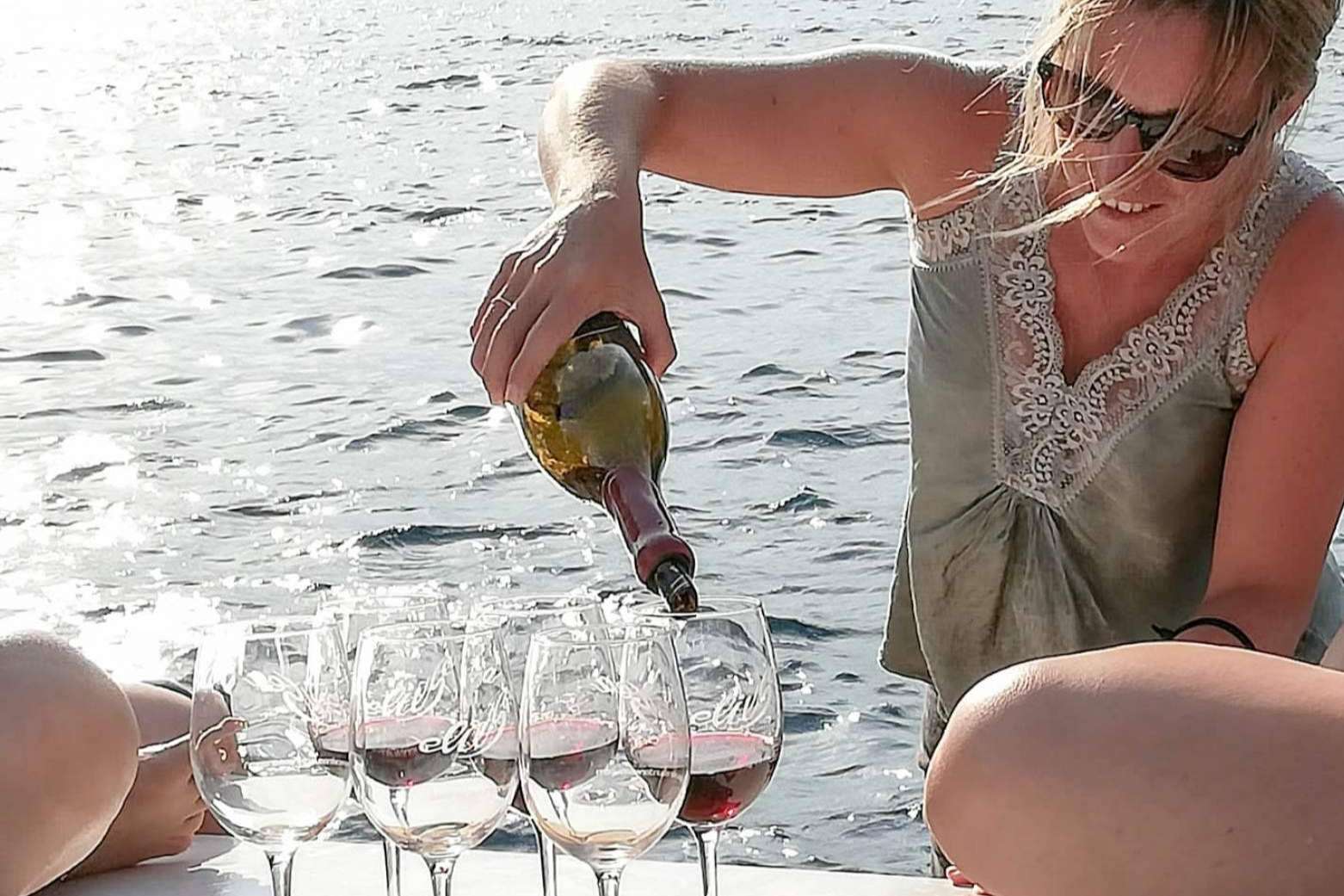 ElixSea ofrece una interesante experiencia de degustación, catas comparativas de vino submarino en embarcaciones