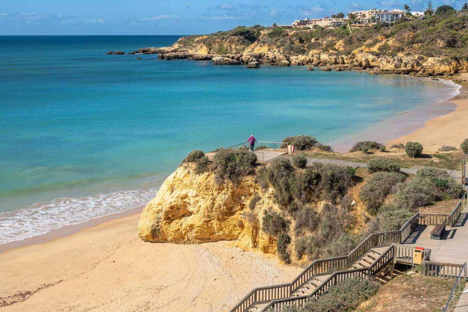 El equipo de ISholidays.com ofrece los mejores destinos para disfrutar de las vacaciones