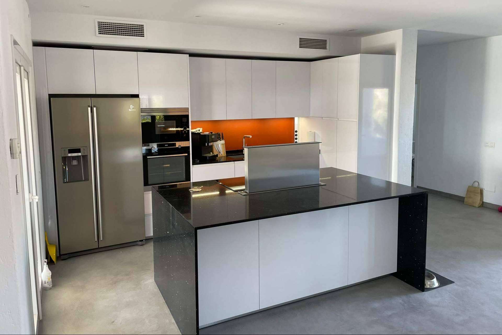 Especialistas en cocinas de diseño moderno en Vélez-Málaga