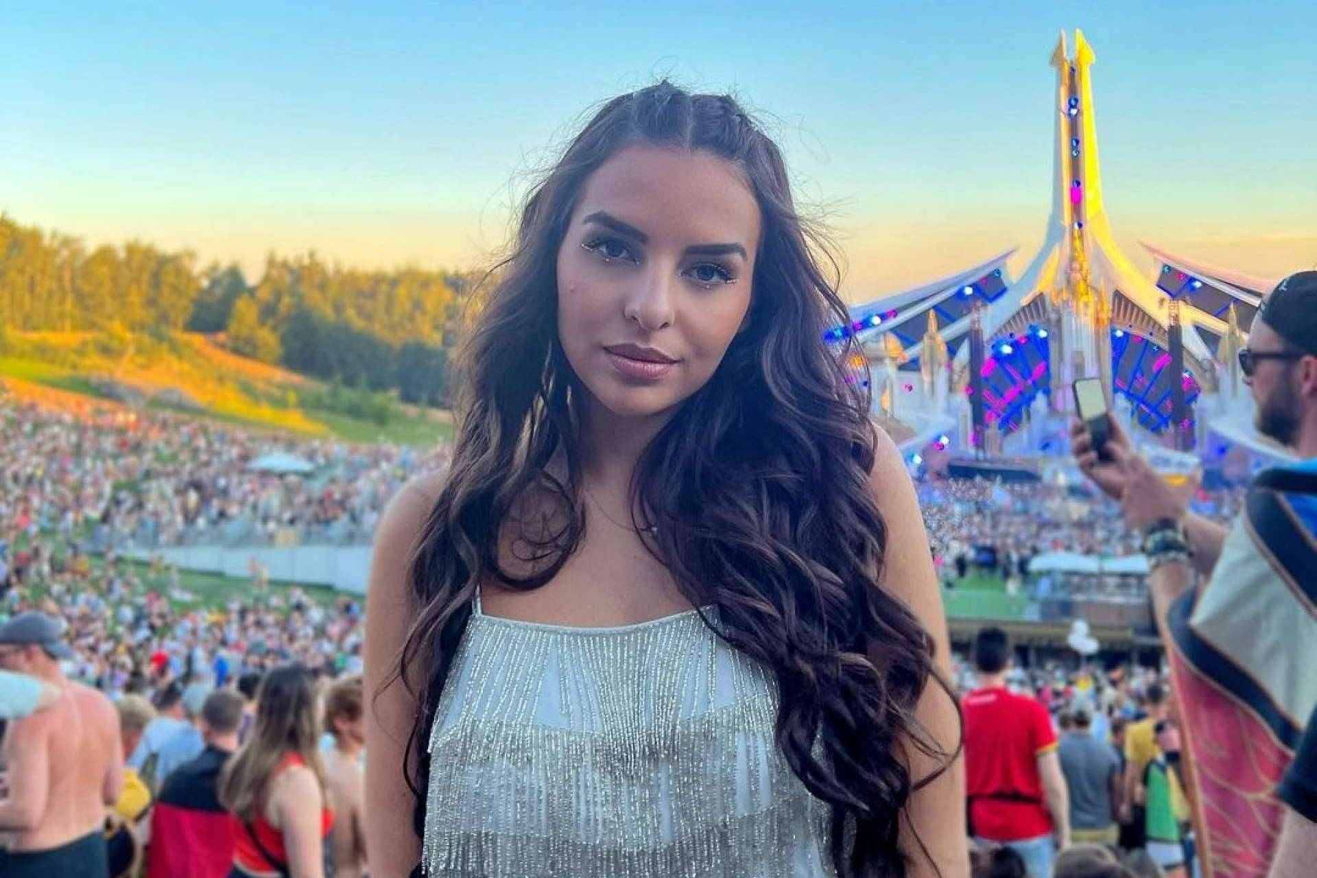 Emilia Chaouchi muestra los trends más virales de bailes y lipsync en TikTok