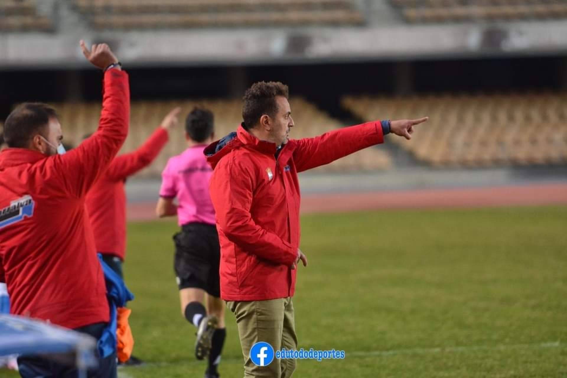 La trayectoria y el futuro de Joaquín Poveda, un entrenador de fútbol profesional UEFA Pro