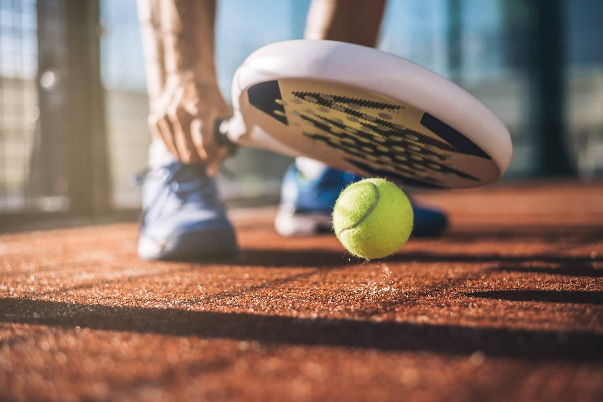 Entre todas las edades, el pádel se ha convertido en un deporte en tendencia, con SPORT AND TREND