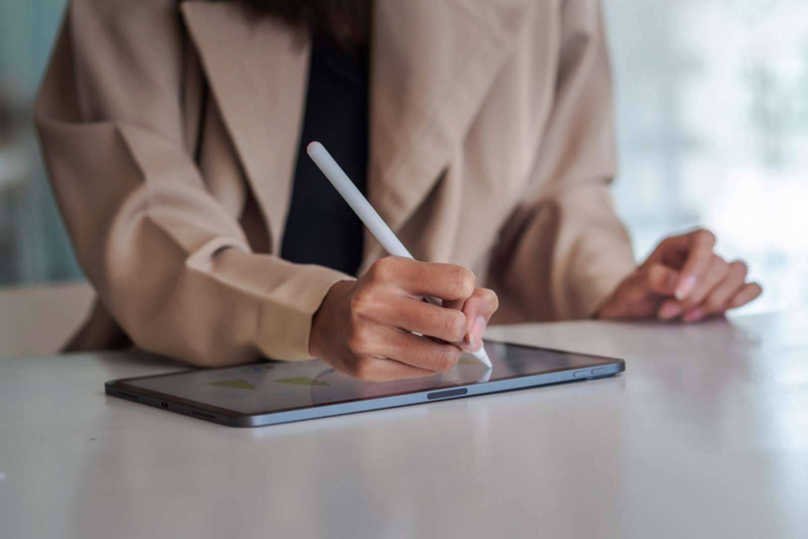 La app de SIGNply permite firmar de forma digital en clínicas profesionales