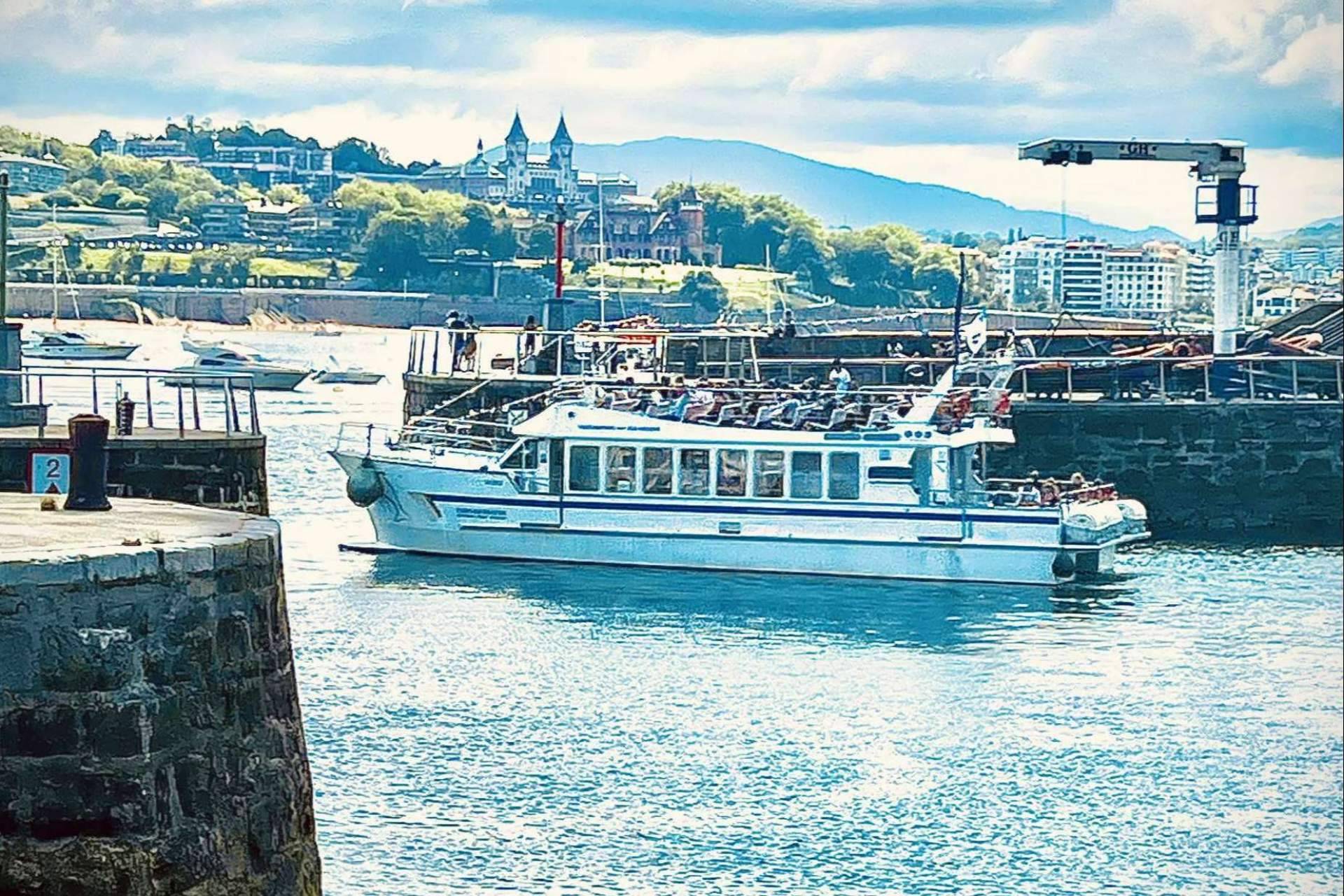 Descubrir la costa de San Sebastián en catamarán, de la mano de Ciudad San Sebastián