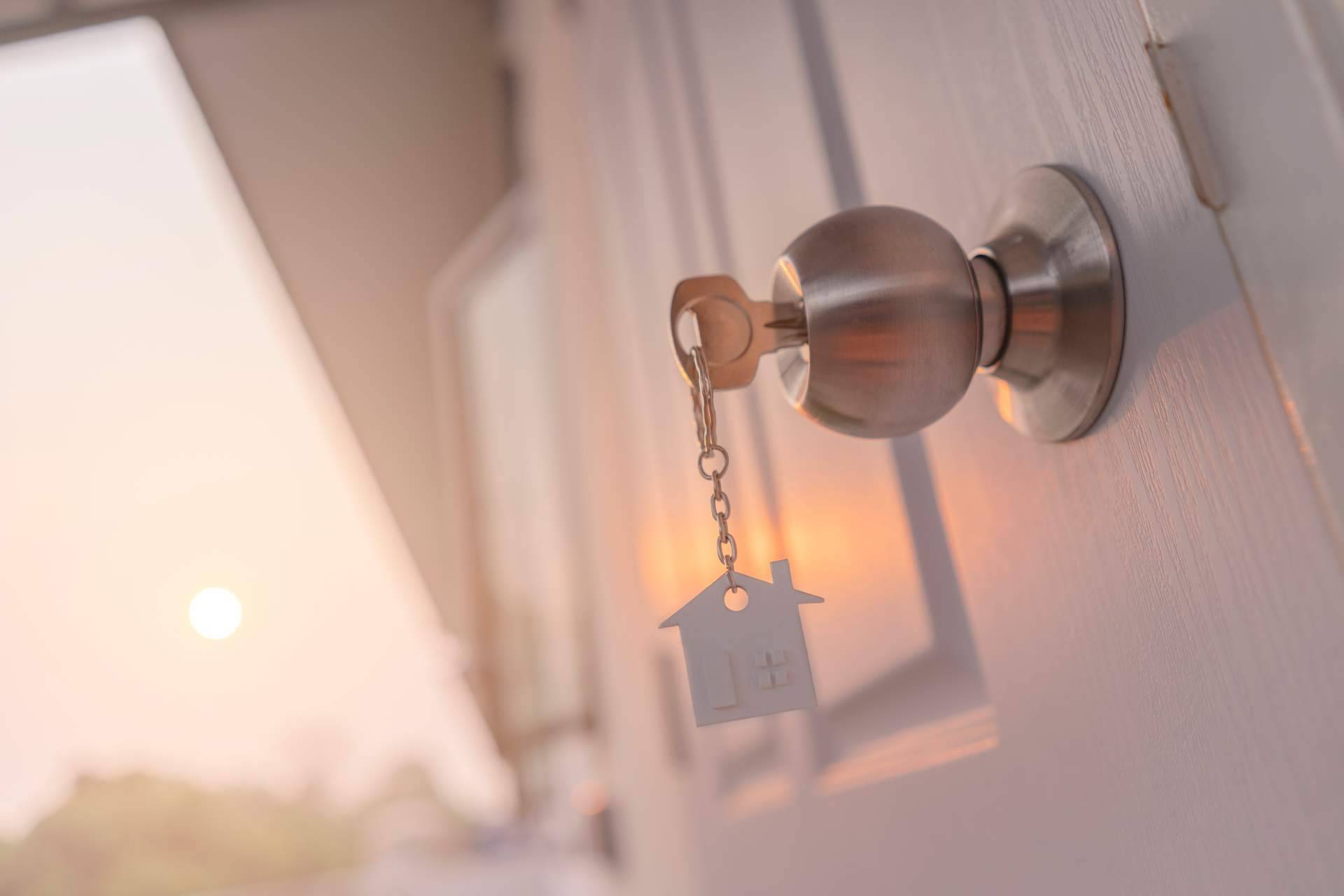 Pros y contras de la compra de una vivienda a un particular, con La Casa Agency El Clot