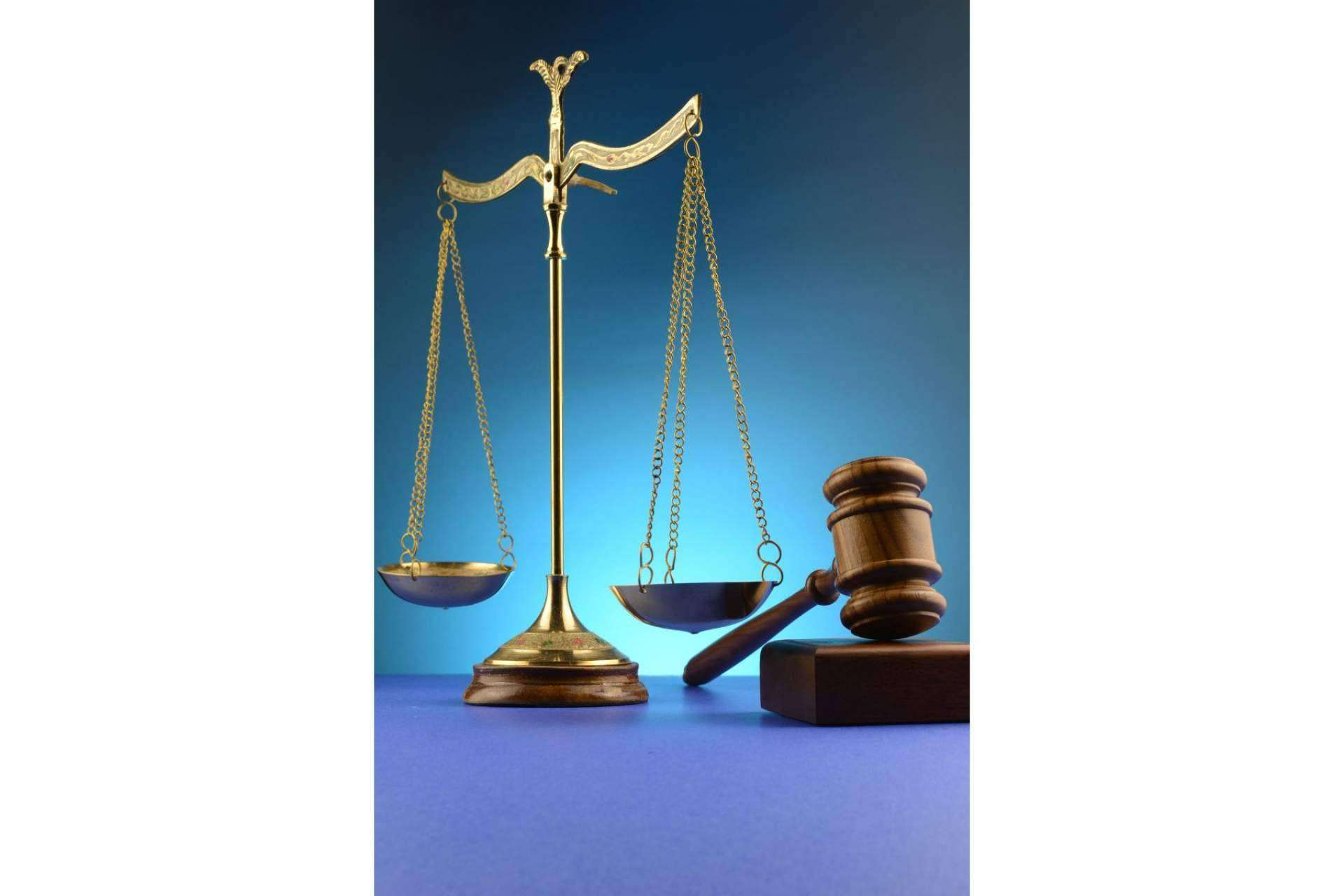 Amplio catálogo de libros de Derecho que ayudan a sostener defensas jurídicas, en El Derecho y La Toga