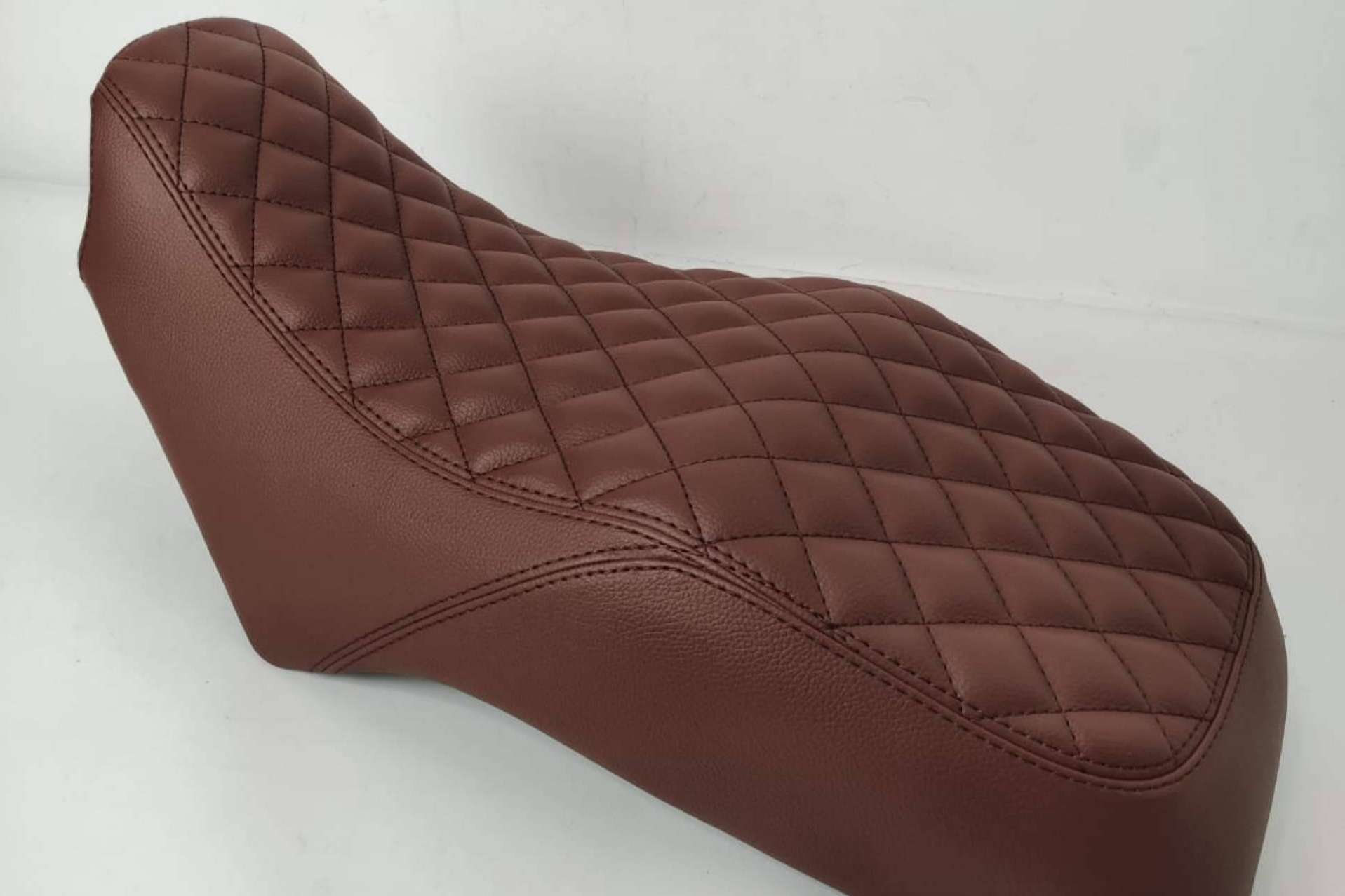 JM-FUNDAS ofrece servicio de tapizado en asiento de moto