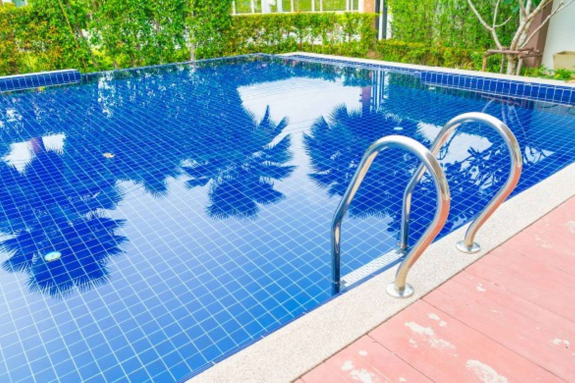 El momento en el que se debe poner agua nueva a la piscina, por JuJuJu Aquacenter