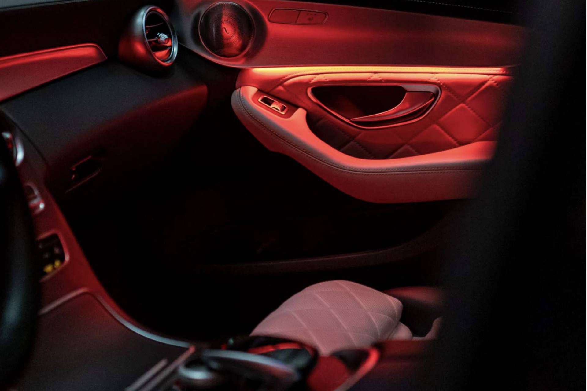 Instalar luces LED en el interior de un vehículo de la mano de Madrid Audio