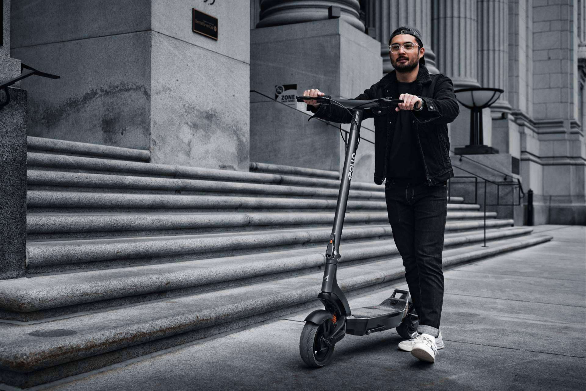 Los patinetes eléctricos Apollo llegan a España de la mano de Urbing