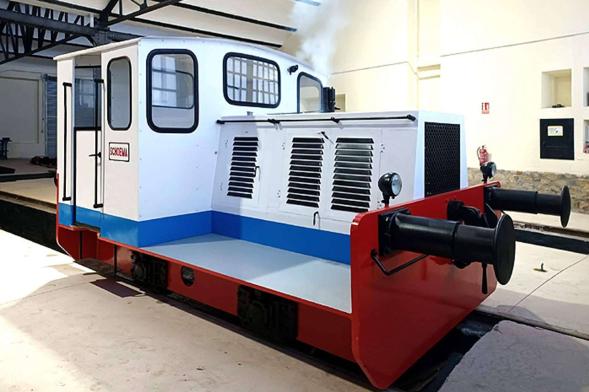 Una antigua locomotora de ERCROS restaurada gracias a la Fundación del Patrimonio Ferroviario