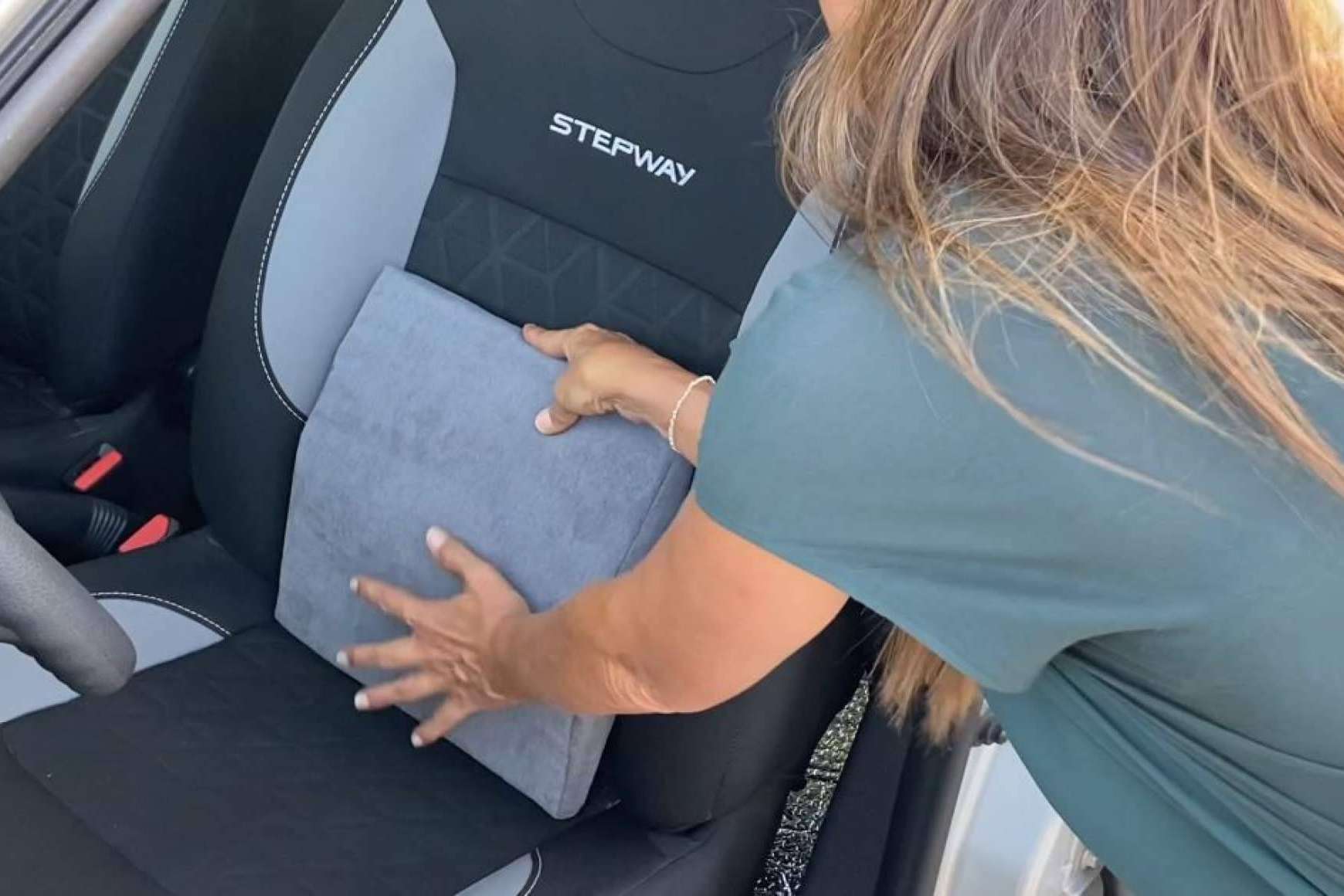 Mejorar la postura y aliviar la fatiga al conducir con Actineck LumbCar