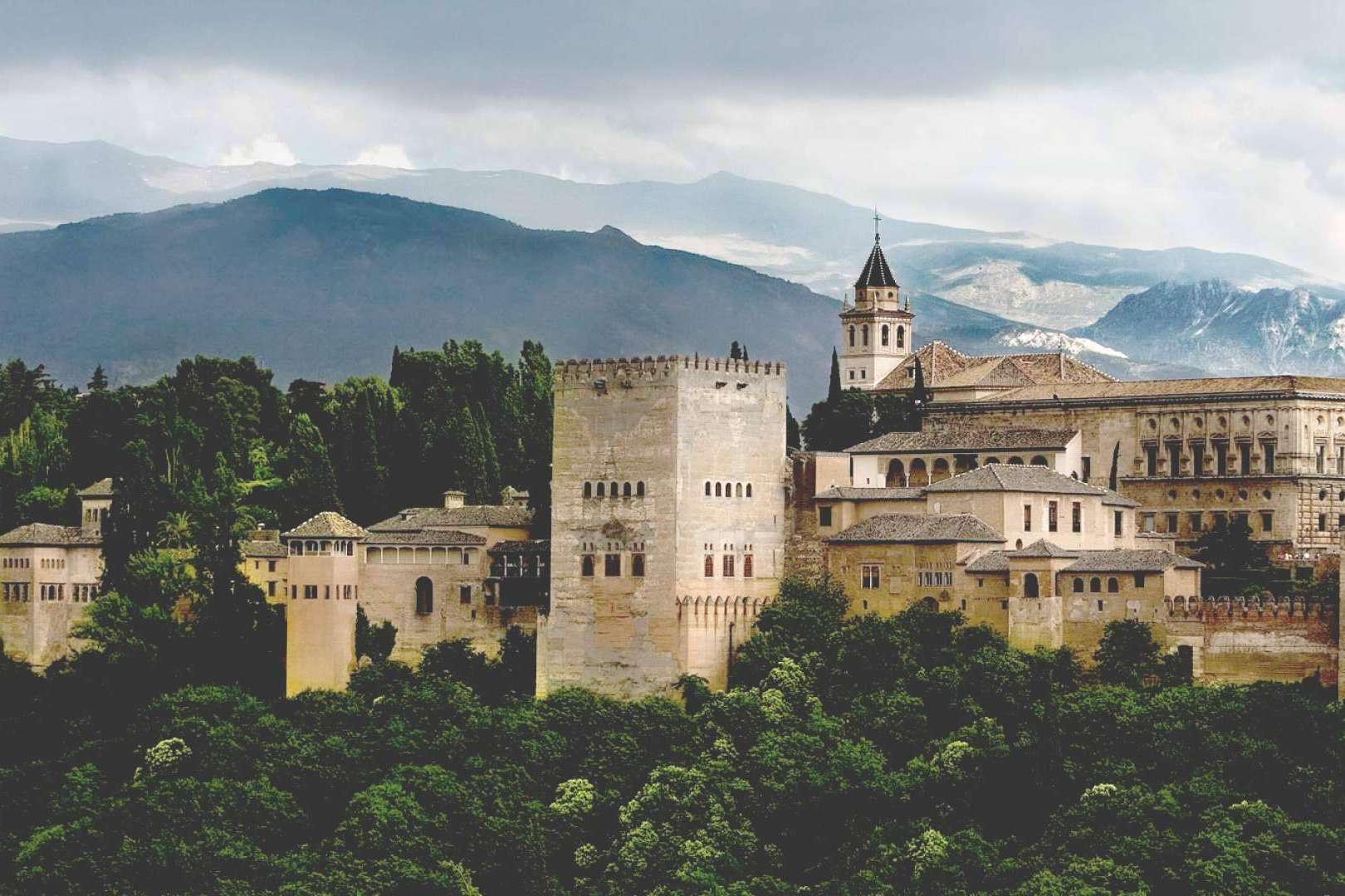 Descubrir lugares llenos de encanto en Granada, con Play Granada