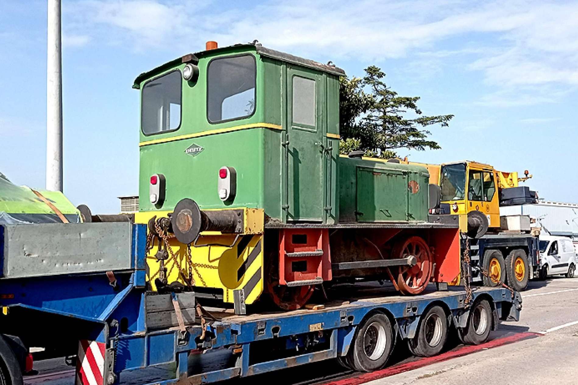 Se rescata una locomotora histórica de Saint Gobain gracias a la Fundación del Patrimonio Ferroviario