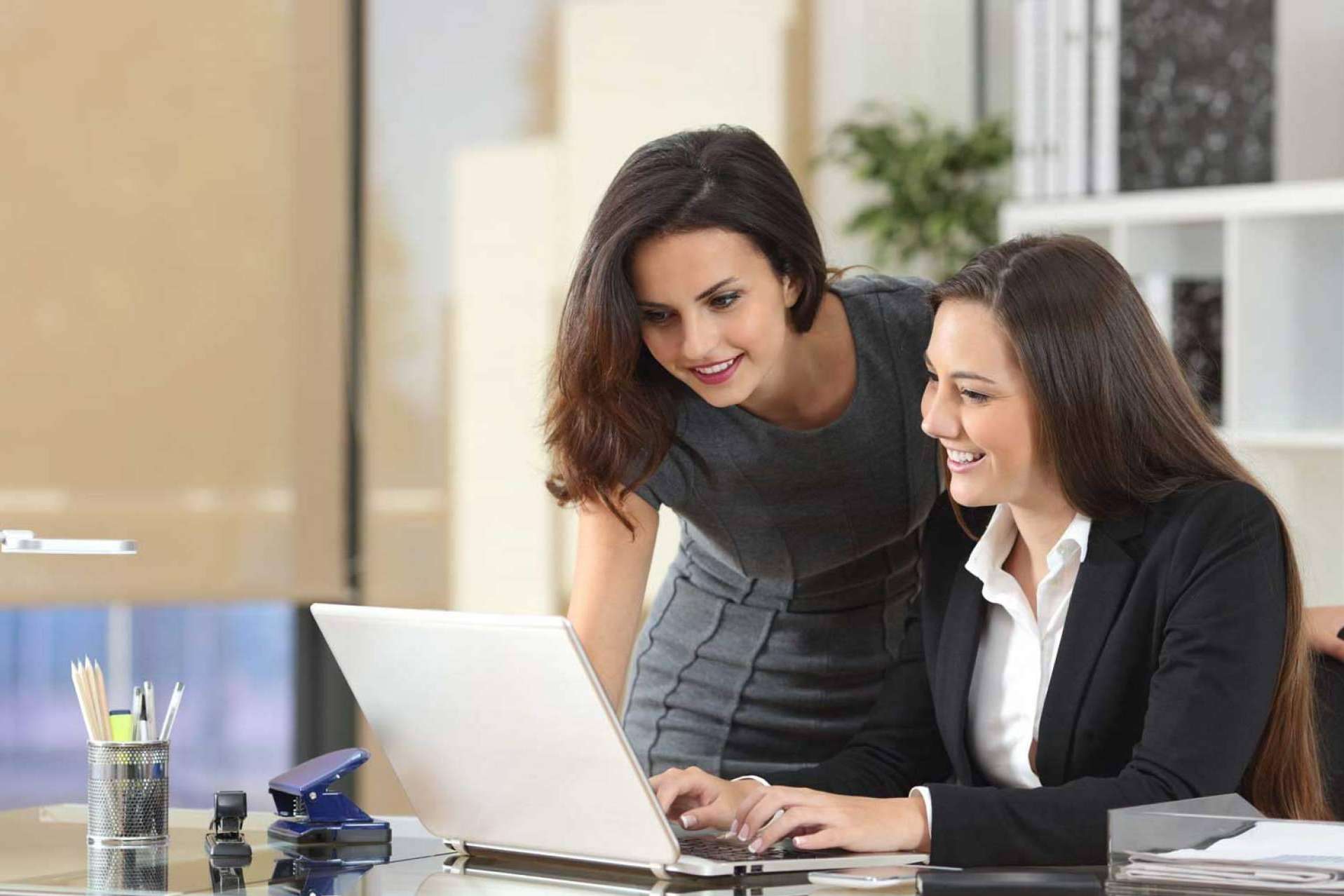Servicio completamente personalizado con los agentes digitalizadores de Summum Marketing