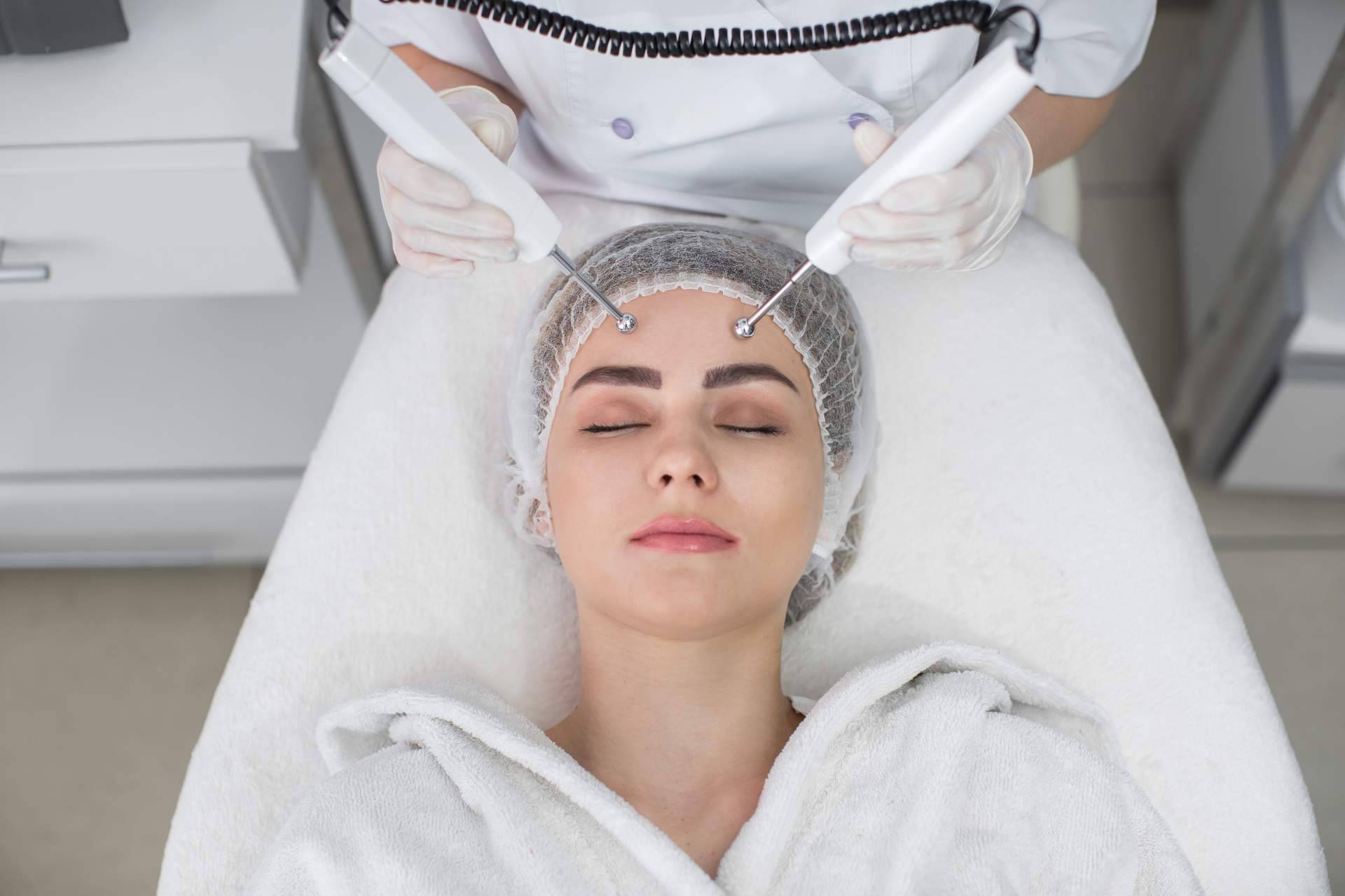¿Qué diferencias hay entre la medicina estética y la cirugía estética?, por el Doctor Luigi Grossi