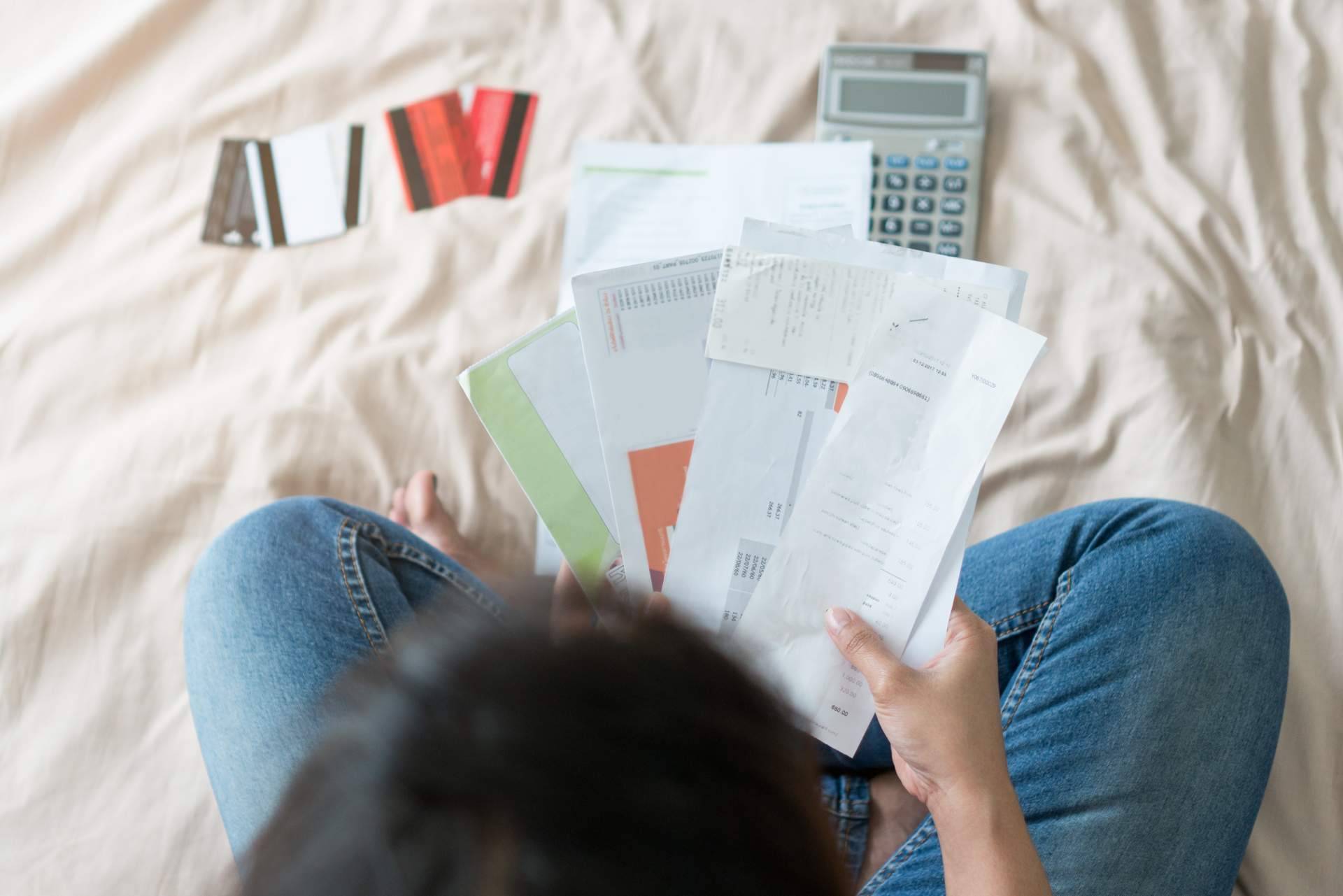 Reunificar deudas obteniendo dinero con menos intereses, ampliando la hipoteca