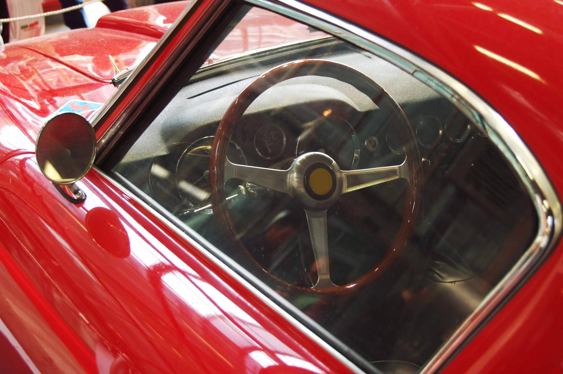Asegurar un vehículo clásico a todo riesgo y con el valor pactado del coche con Segur Classic