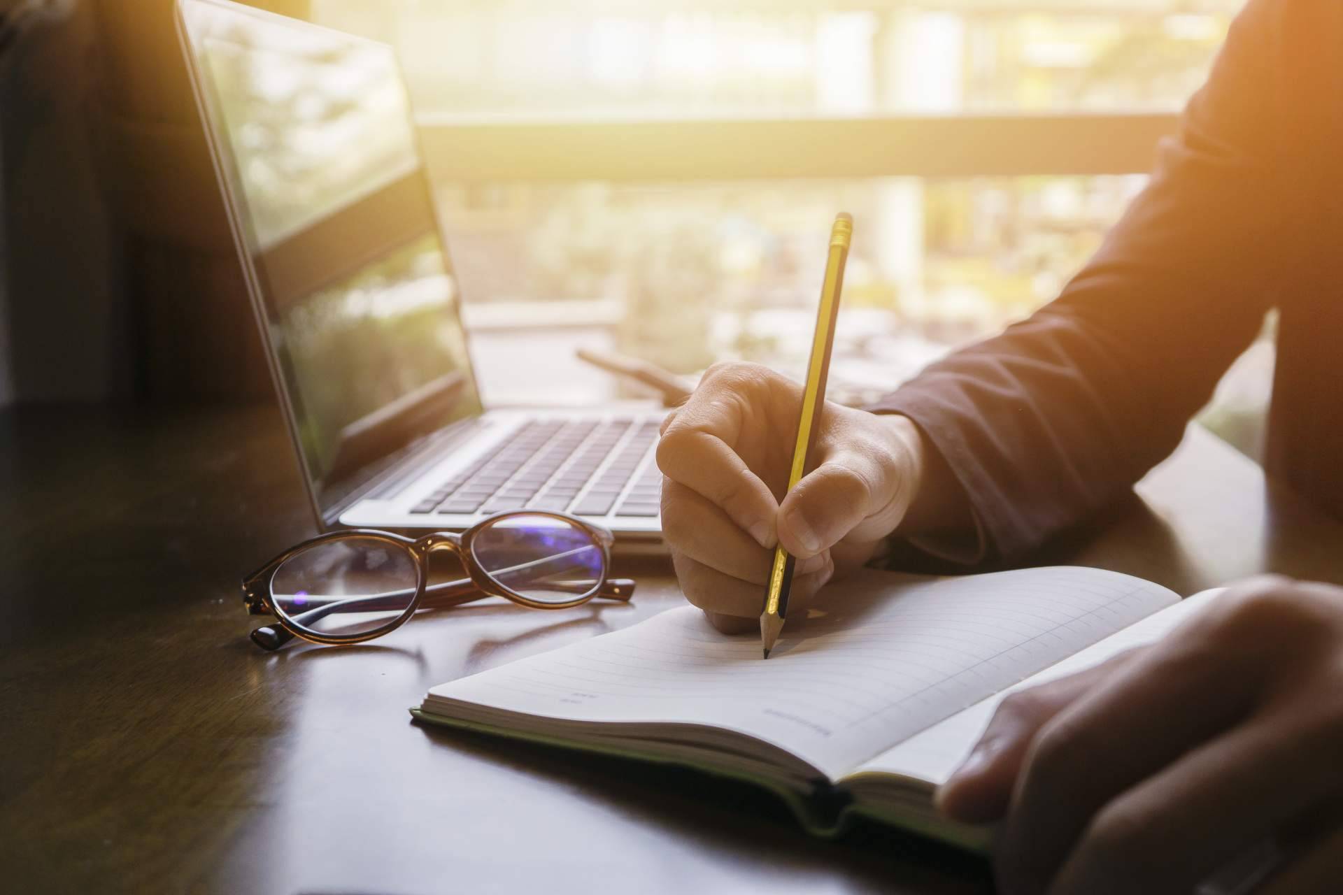 Link Formación y sus cursos para obtener el arraigo por formación