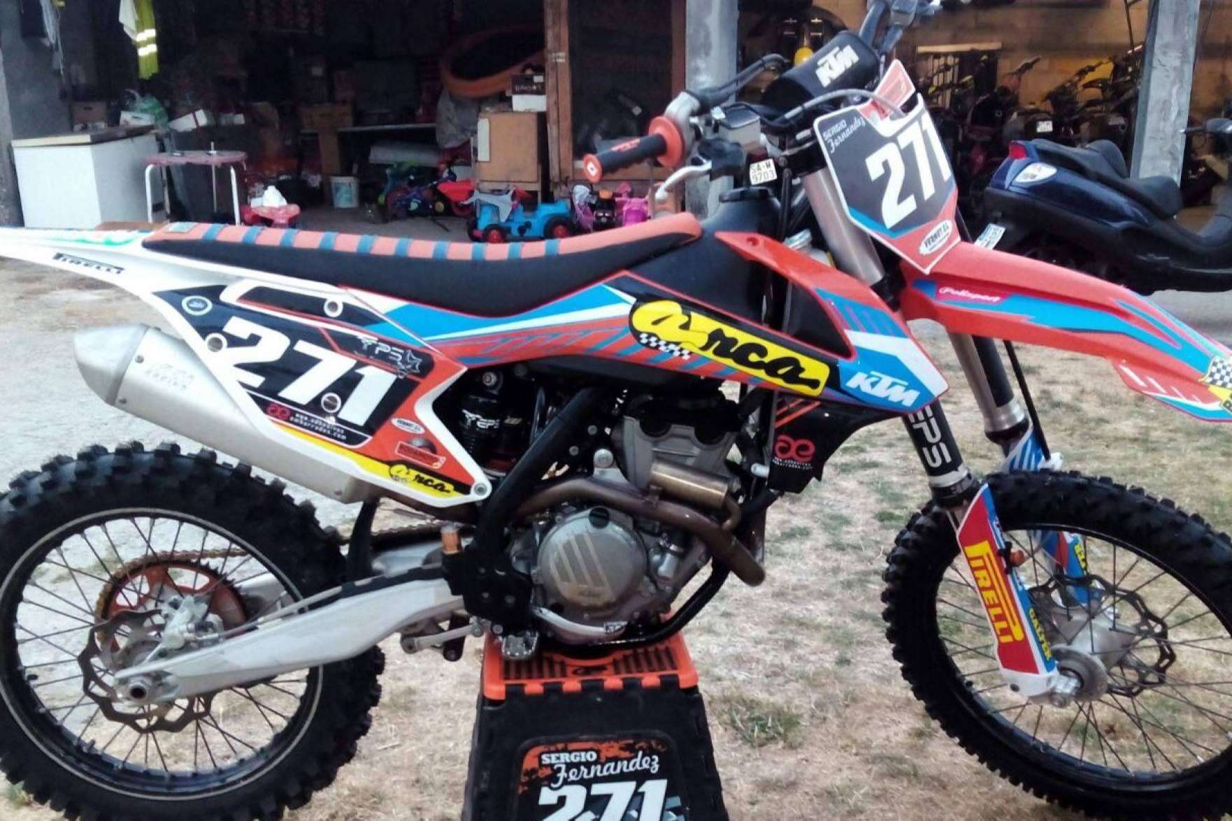 Los adhesivos personalizados para dar un nuevo estilo a la moto de ADHESIVOSEMBARRADOS