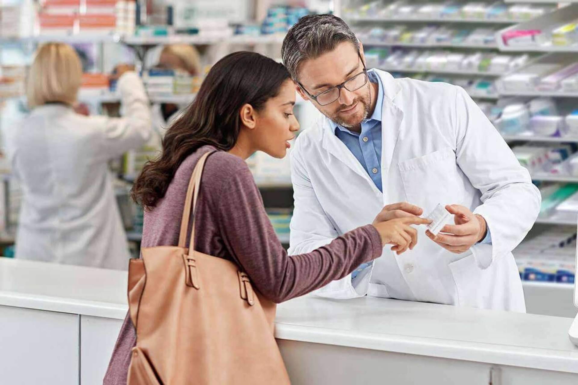 Todo lo que hay que saber antes de comprar una farmacia, con Urbagesa Farmacias