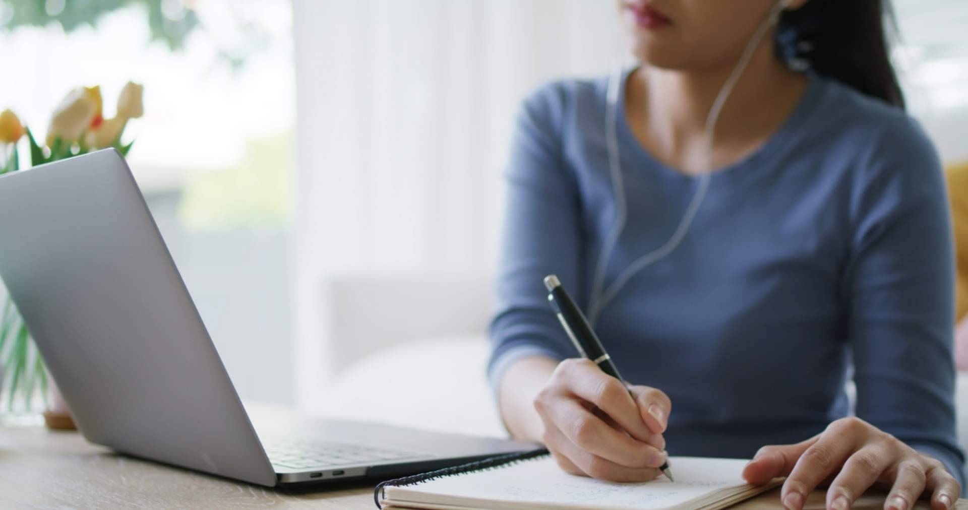 josenrique.es  ofrece preparación para el examen de auxiliar administrativo